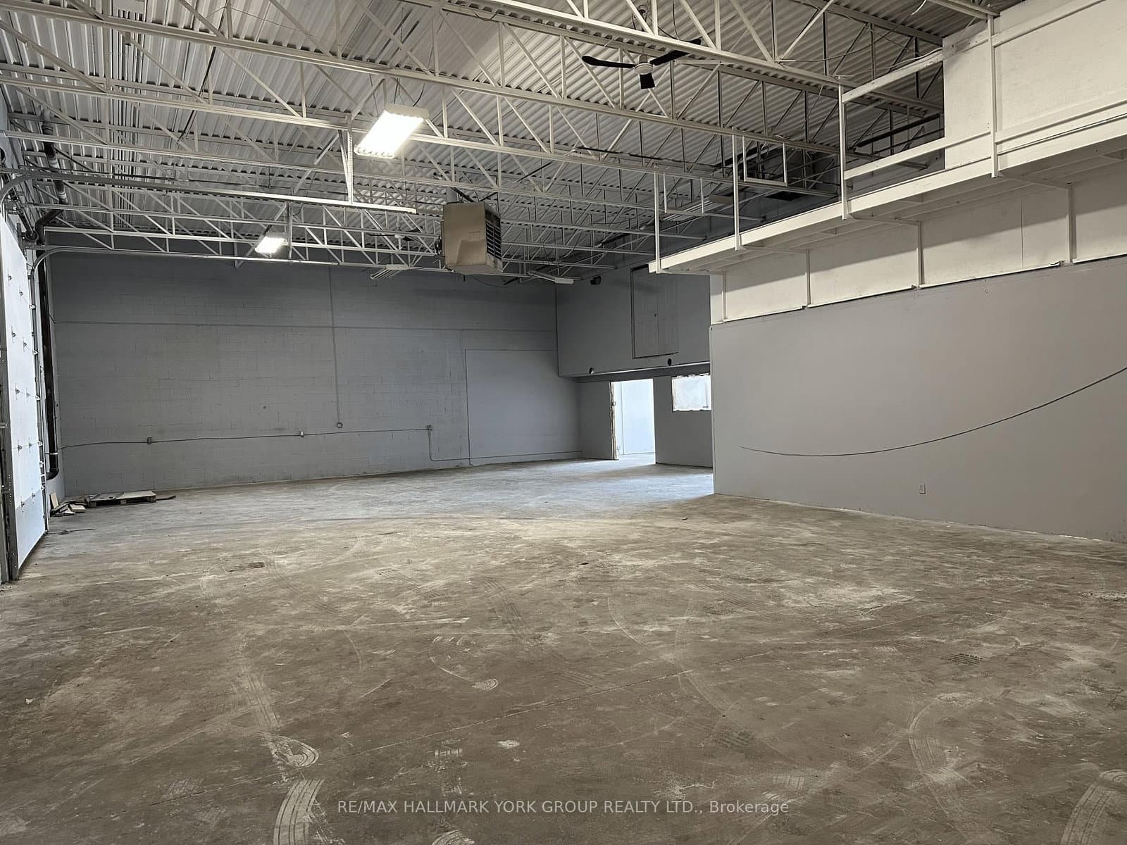 24707 Woodbine Avenue, Unit 6 thumbnail 9