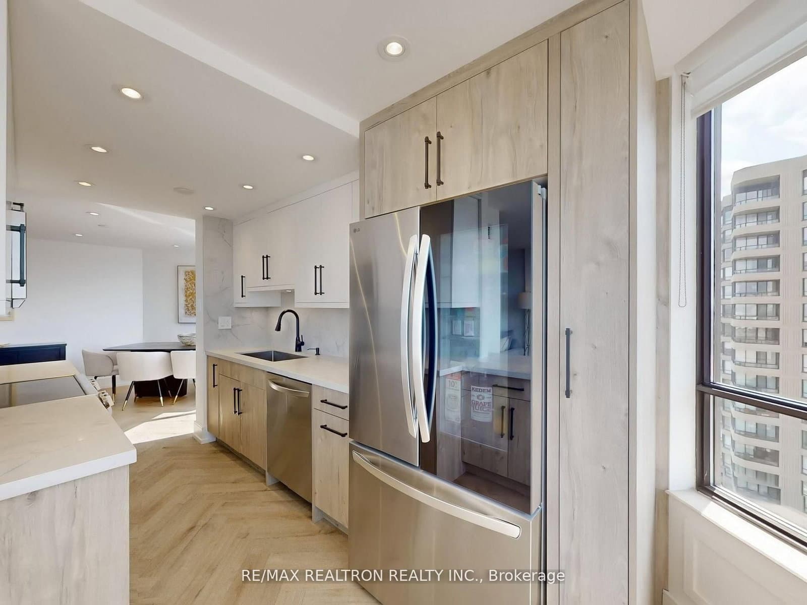7460 Bathurst Street, Unit 1111 thumbnail 10