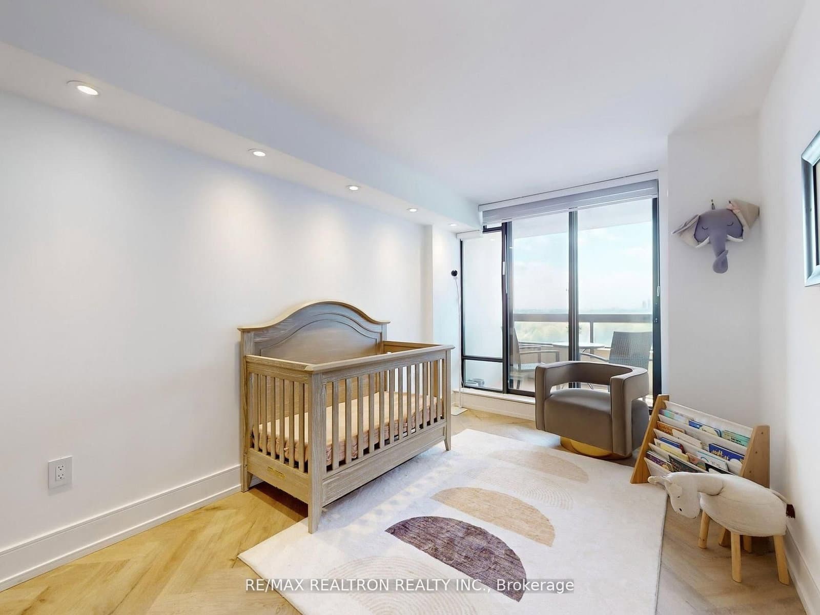 7460 Bathurst Street, Unit 1111 thumbnail 18