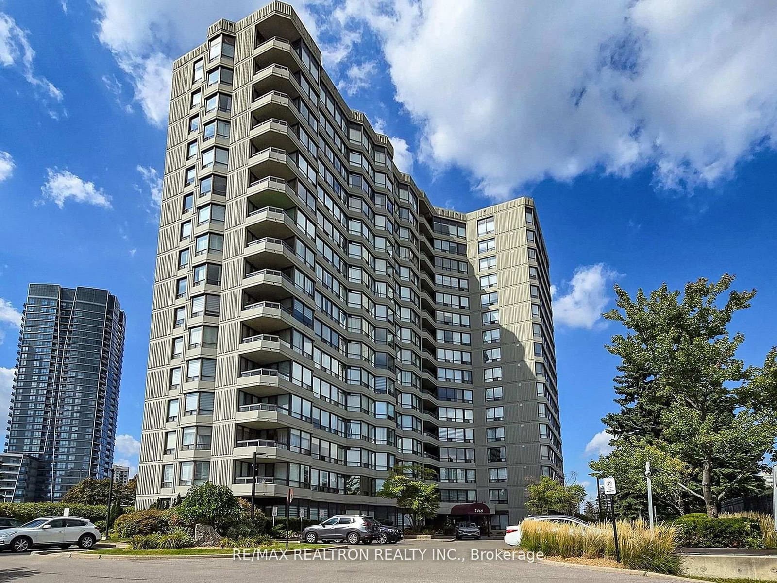 7460 Bathurst Street, Unit 1111 thumbnail 2