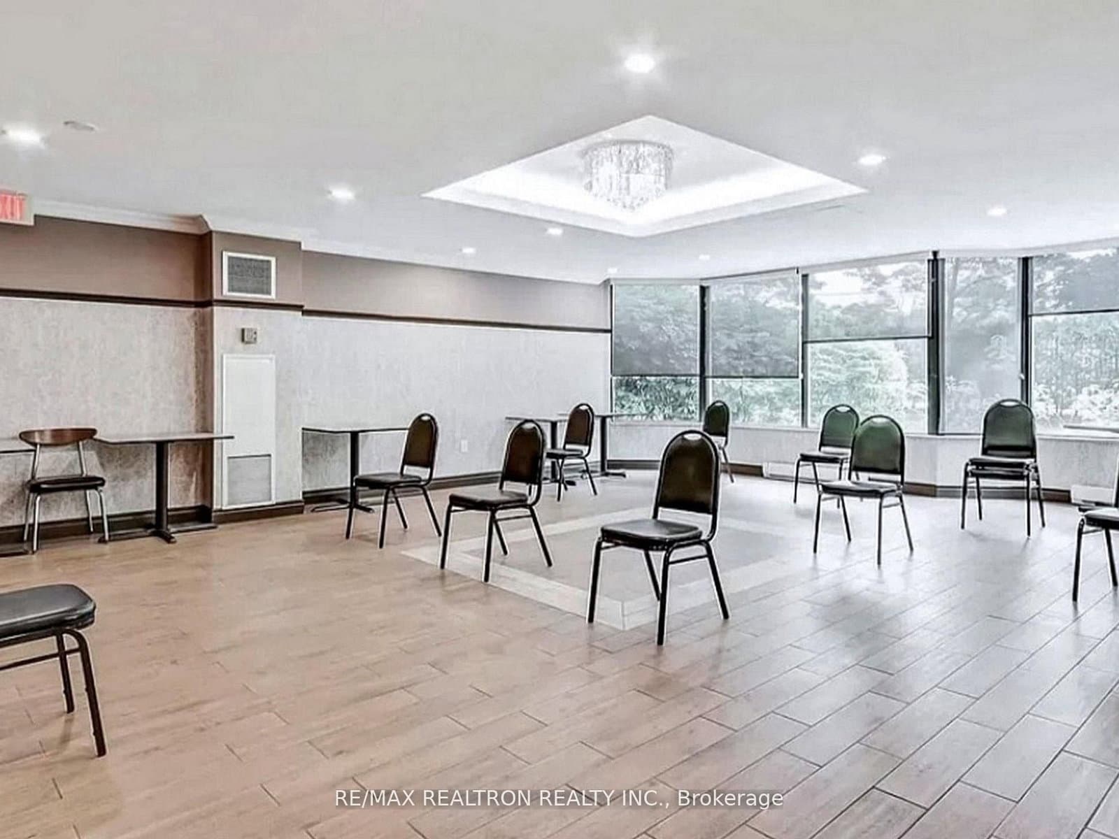7460 Bathurst Street, Unit 1111 thumbnail 29