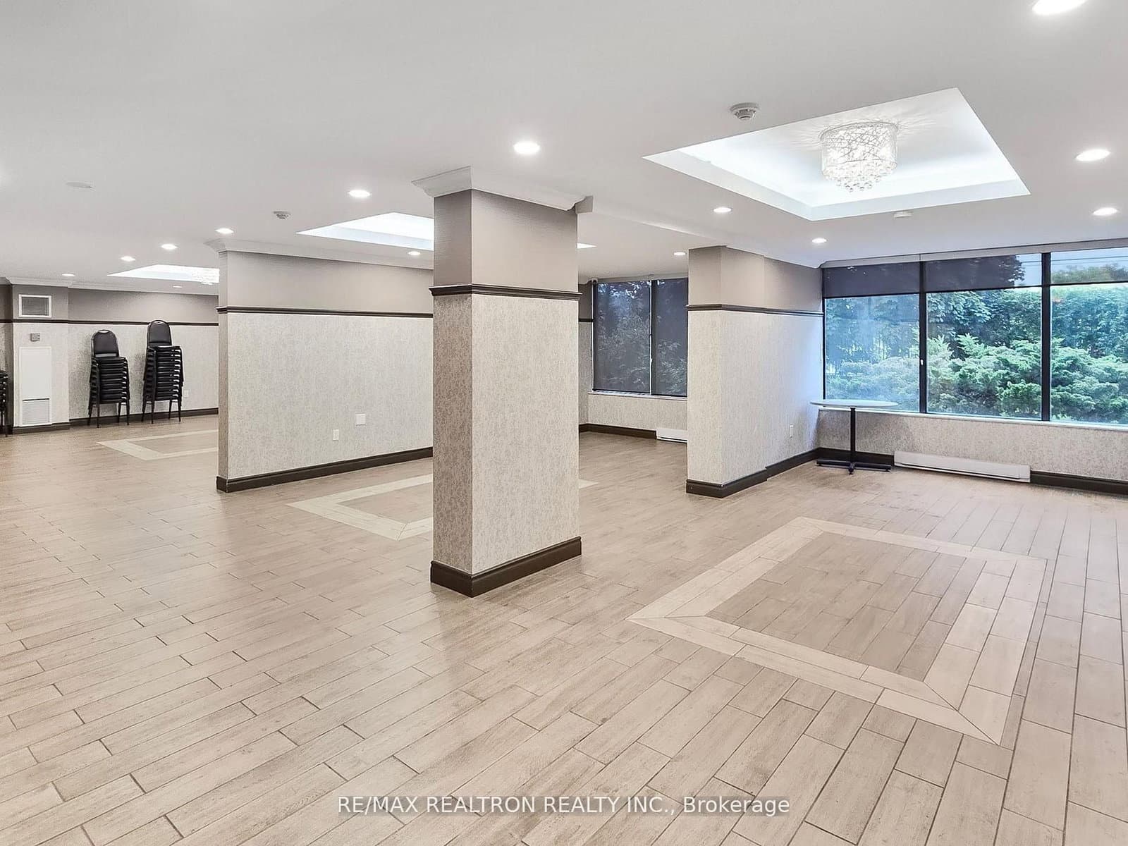 7460 Bathurst Street, Unit 1111 thumbnail 30