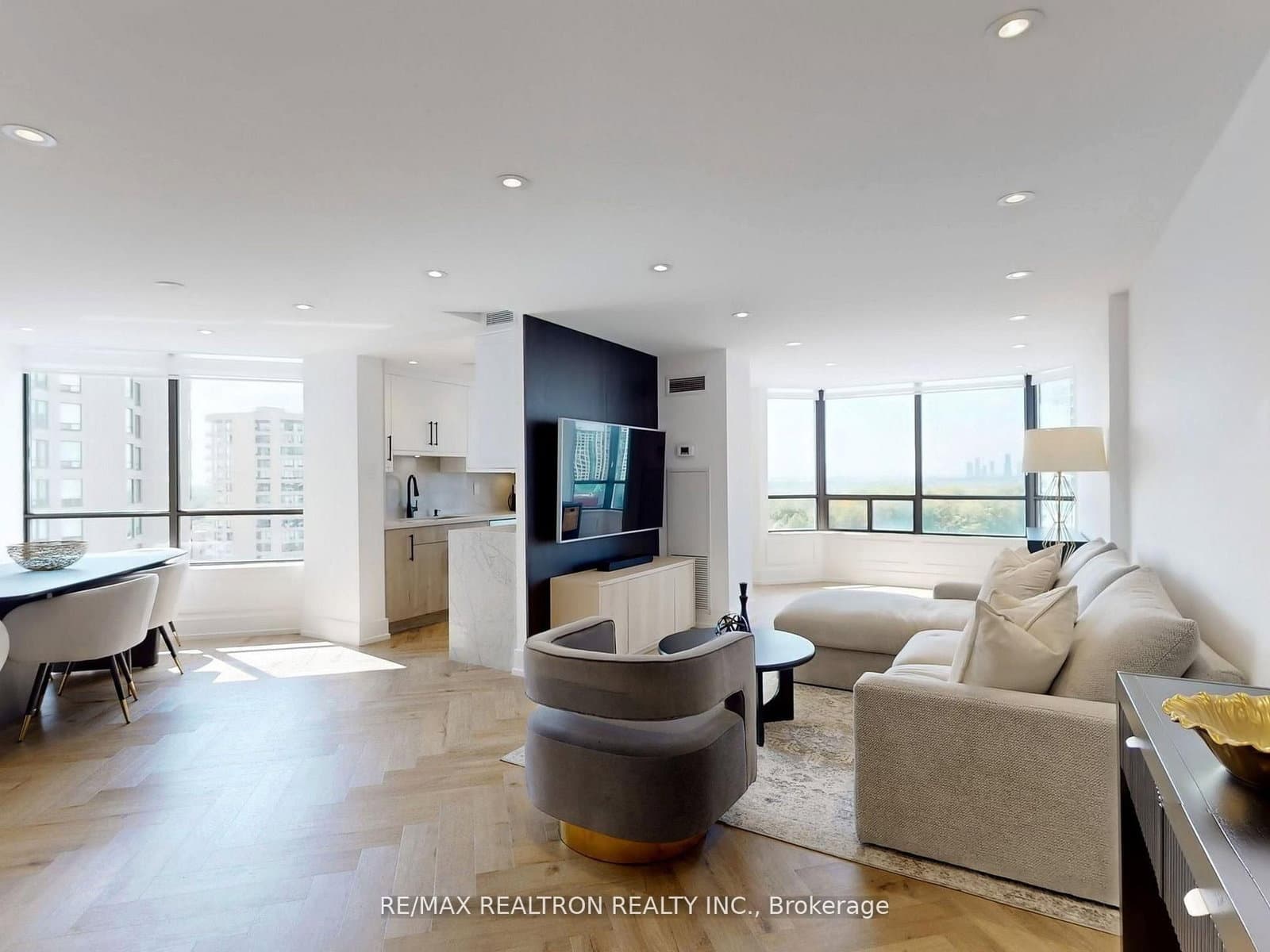 7460 Bathurst Street, Unit 1111 thumbnail 6