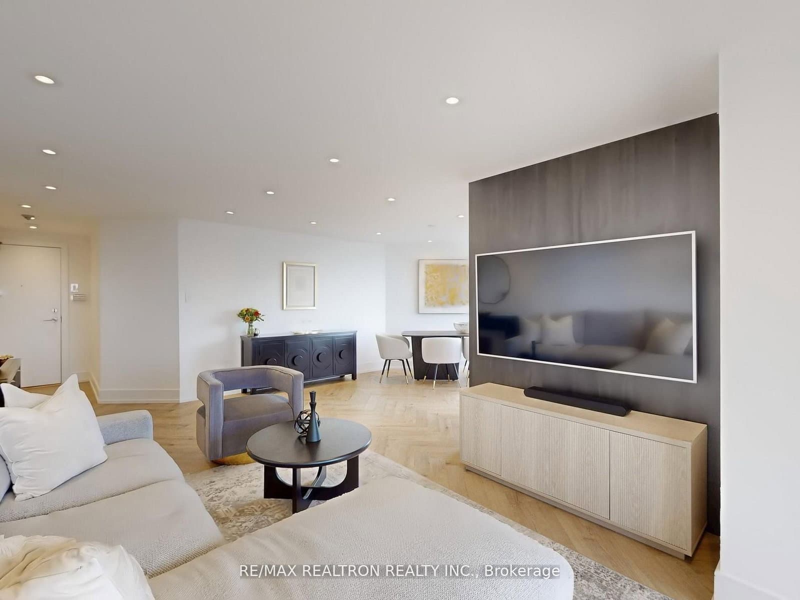 7460 Bathurst Street, Unit 1111 thumbnail 7