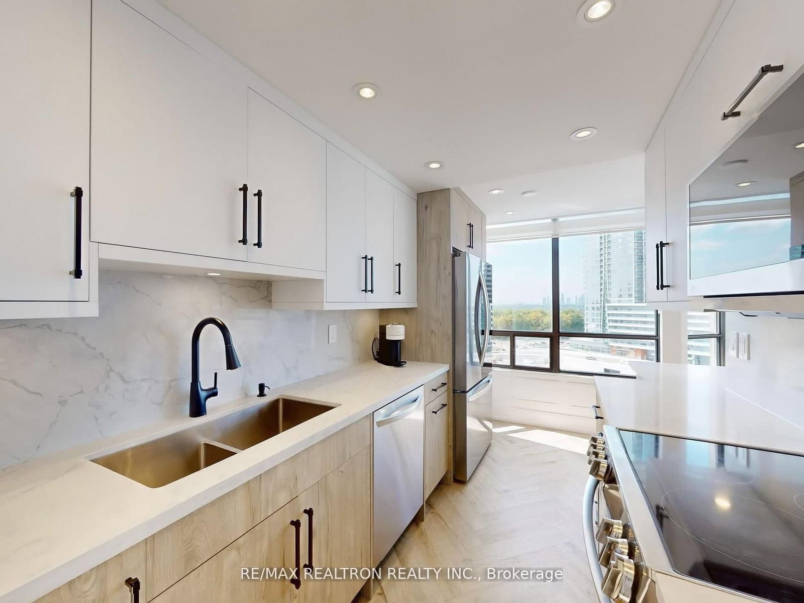 7460 Bathurst Street, Unit 1111 thumbnail 9