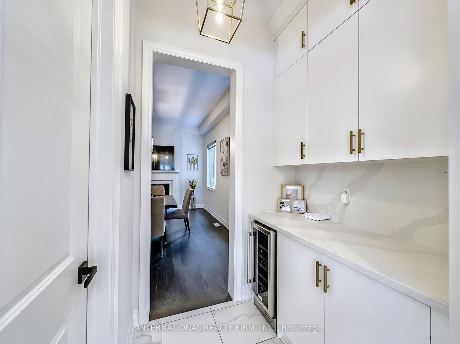 150 Cannes Avenue thumbnail 26