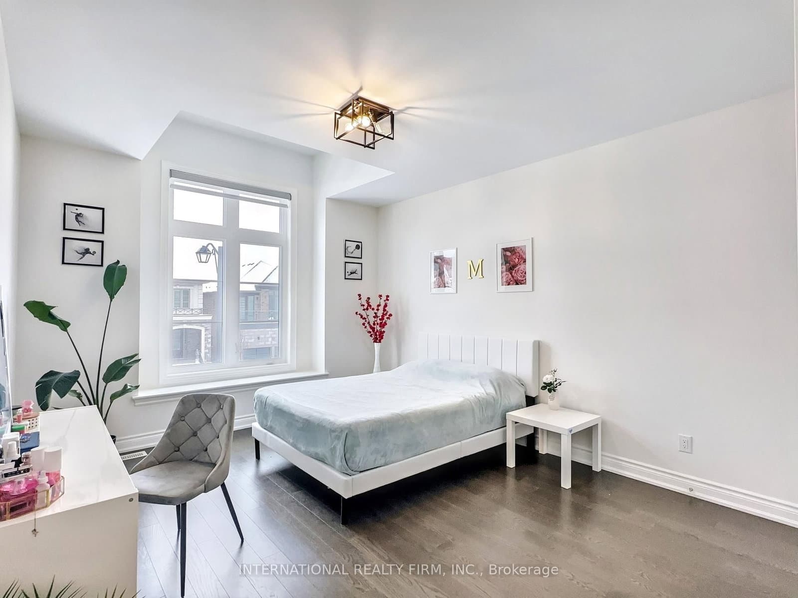 150 Cannes Avenue thumbnail 37