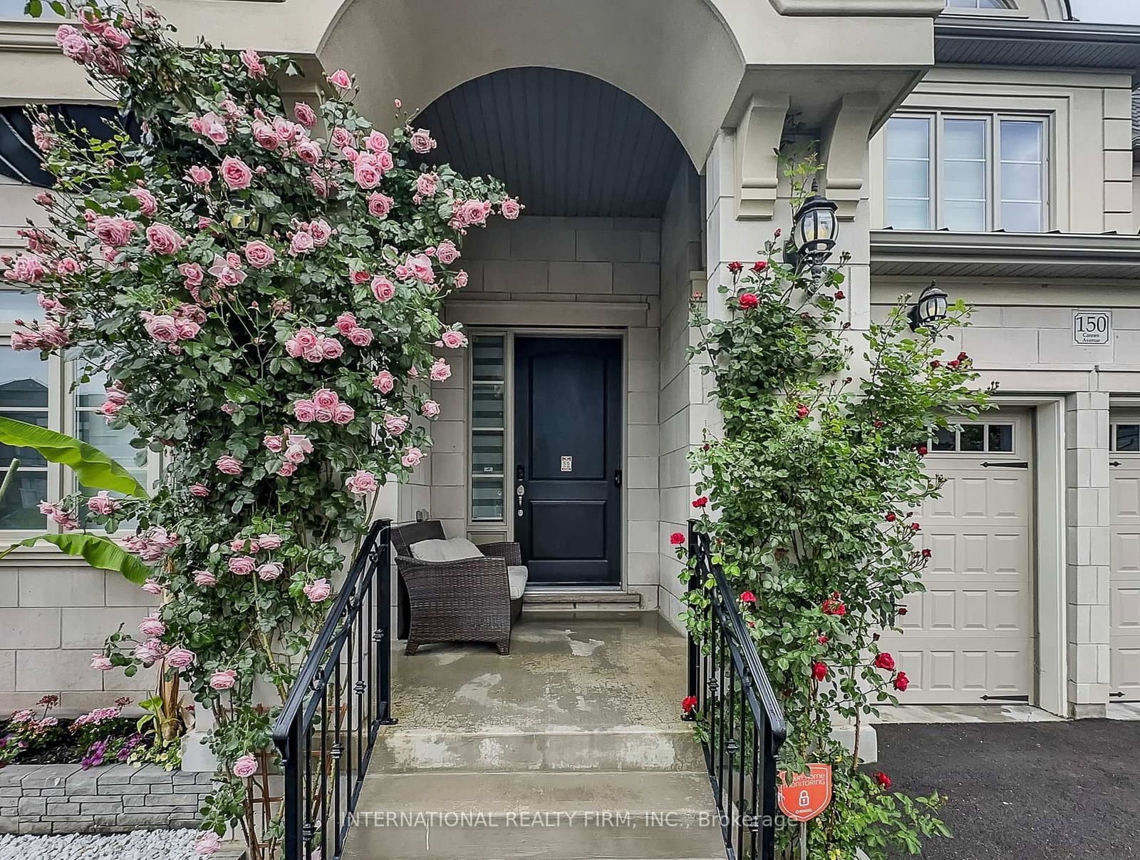 150 Cannes Avenue thumbnail 4