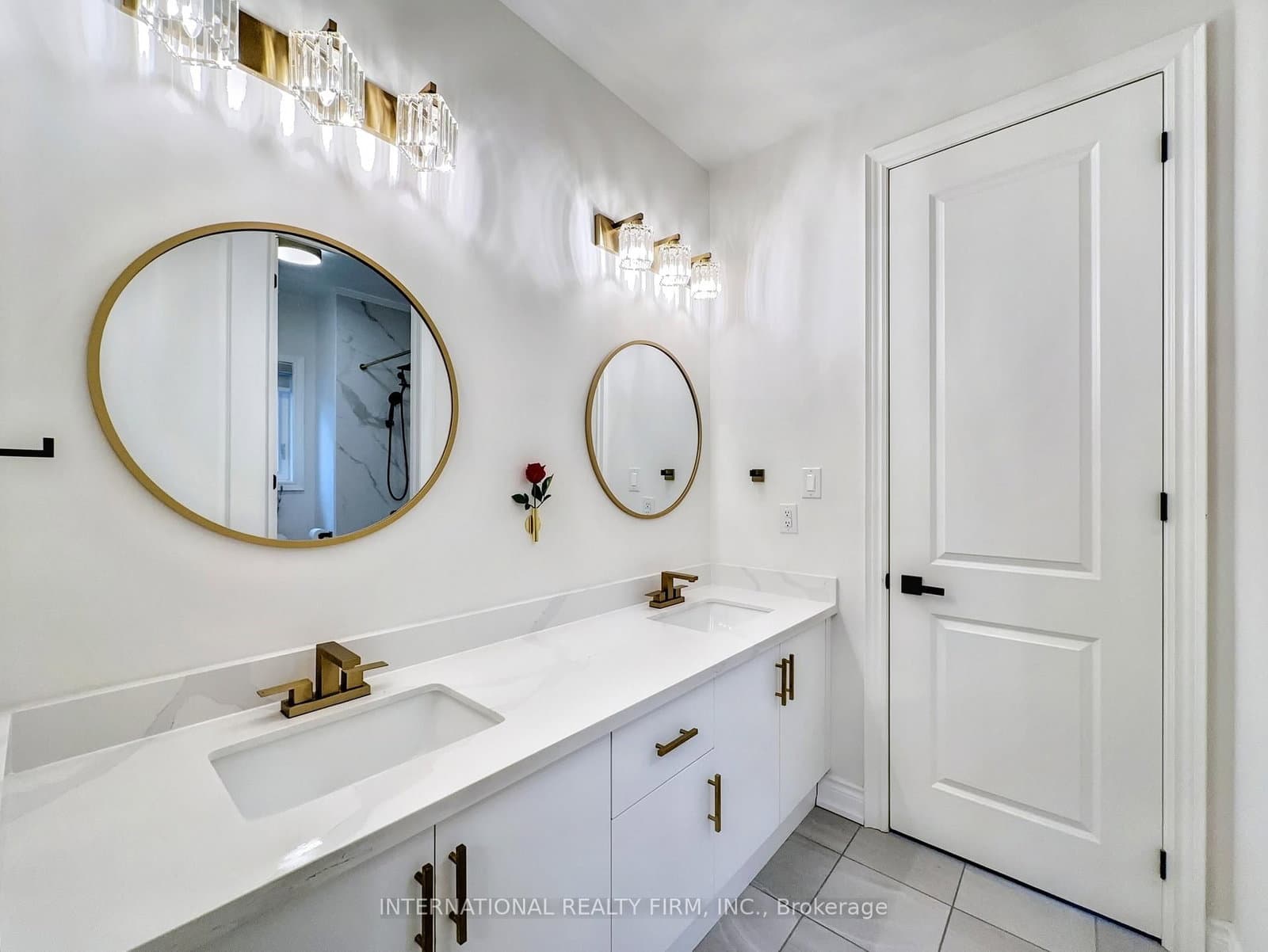 150 Cannes Avenue thumbnail 40