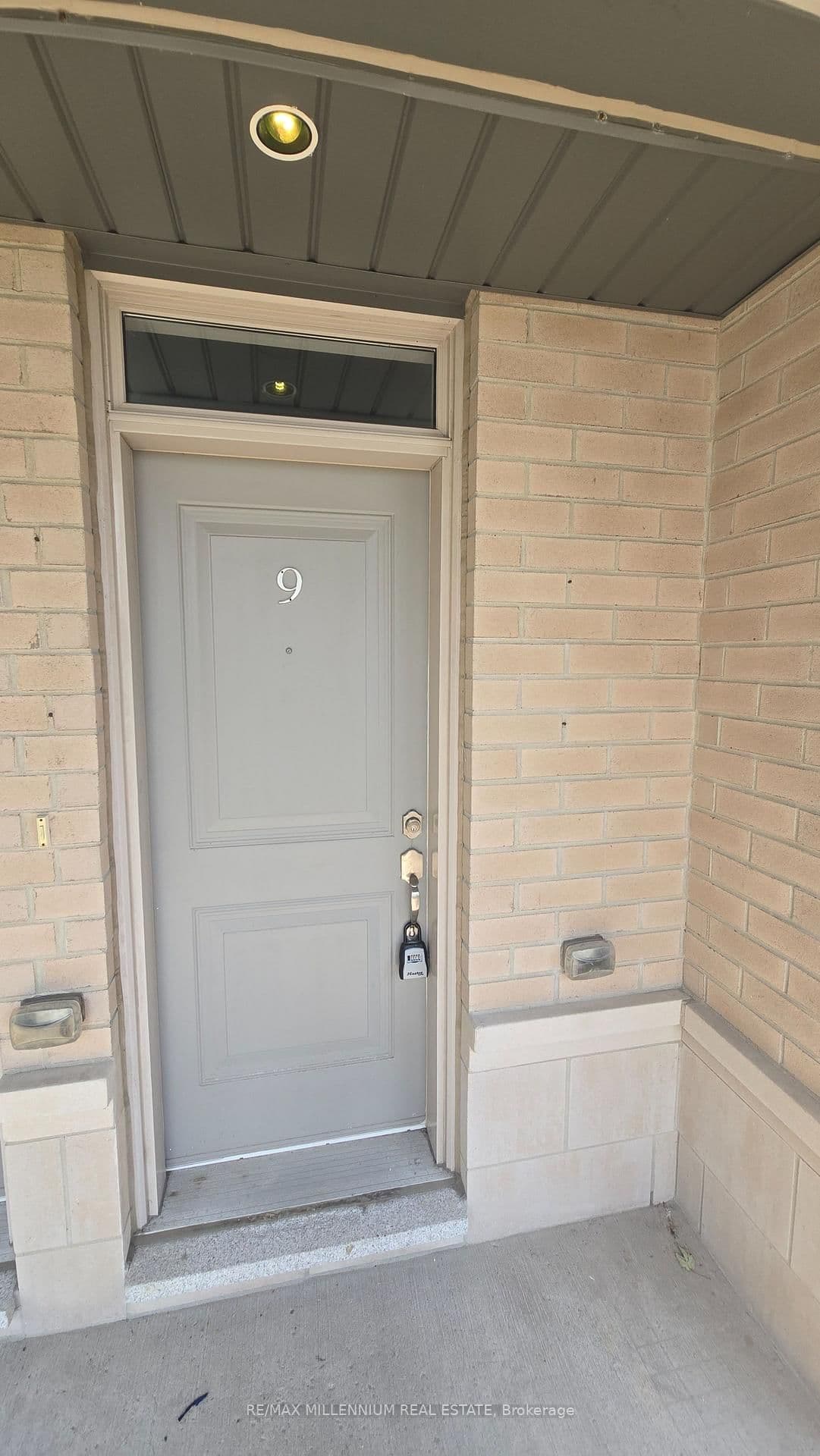 9601 Jane Street, Unit 9 thumbnail 3