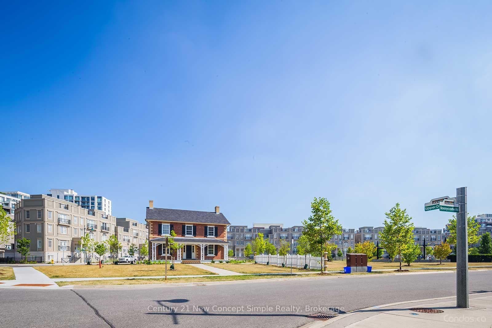 131 Upper Duke Crescent, Unit 904 thumbnail 9