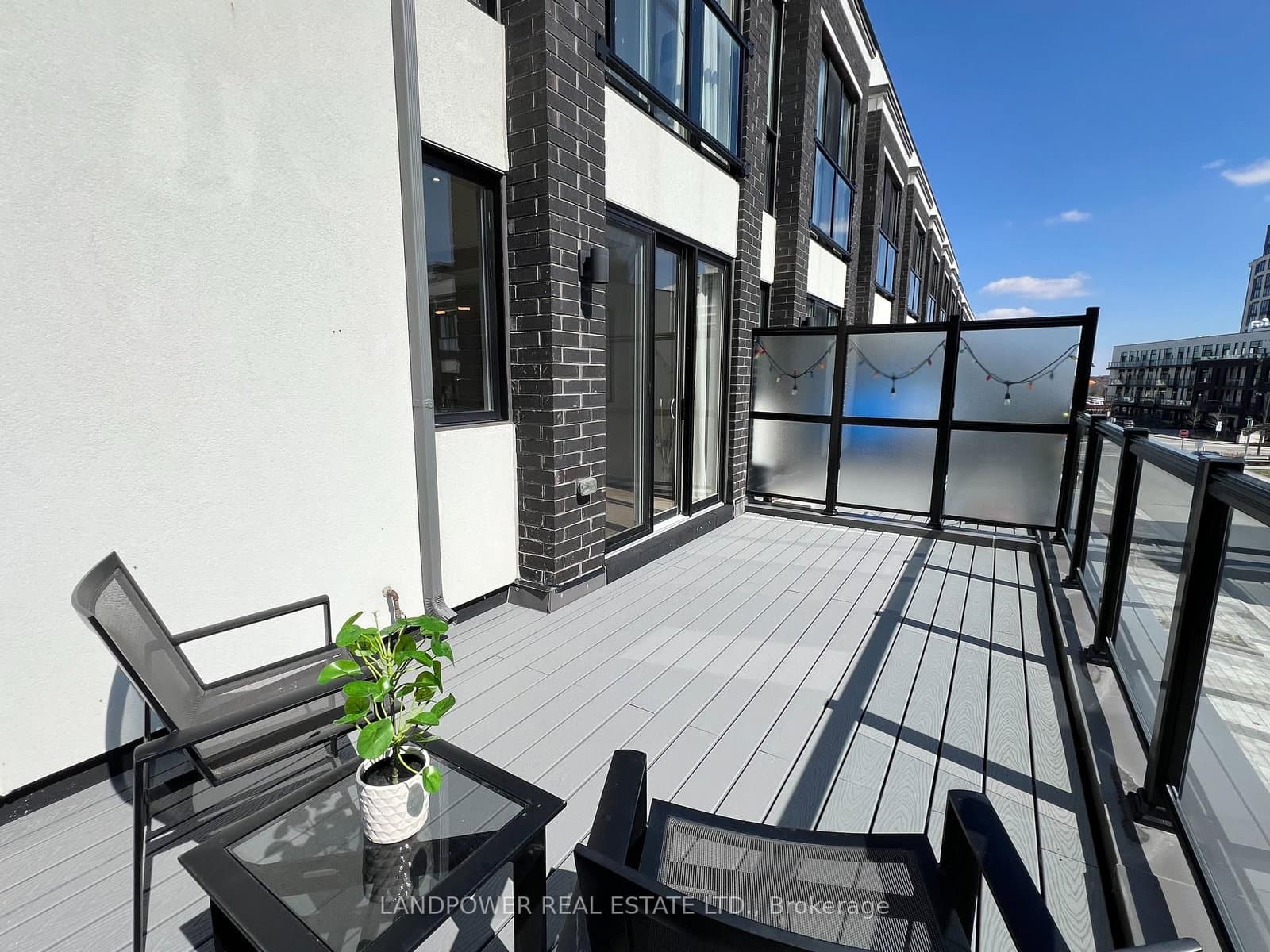1655 Bur Oak Avenue thumbnail 25