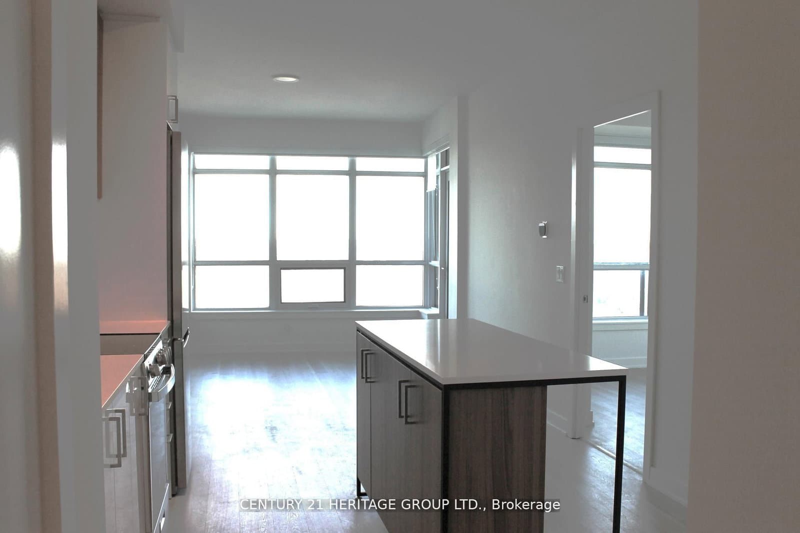 30 Upper Mall Way, Unit A3410 thumbnail 3