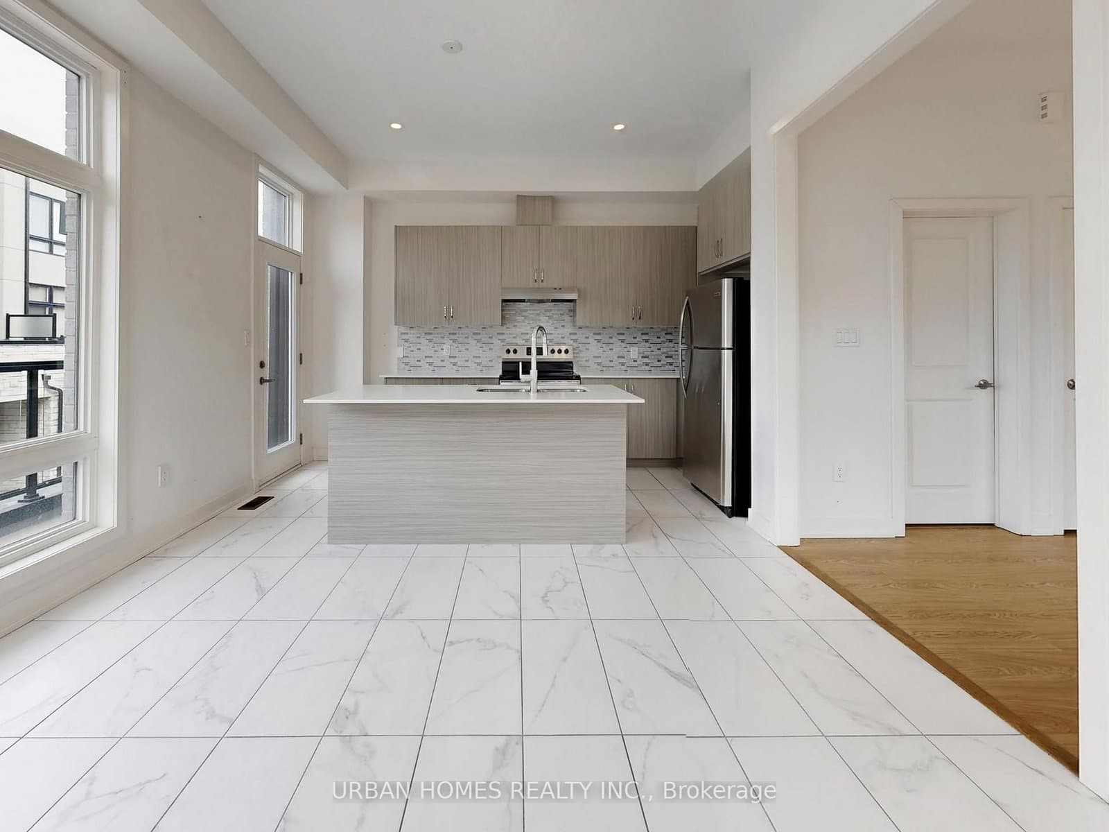 41 Gerussi Street thumbnail 15