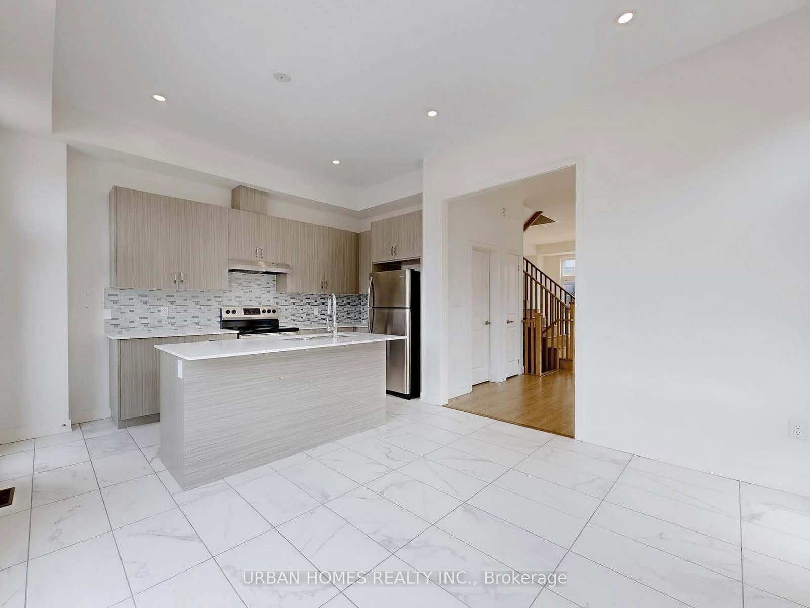 41 Gerussi Street thumbnail 16