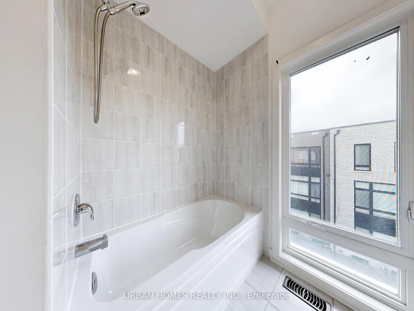 41 Gerussi Street thumbnail 33