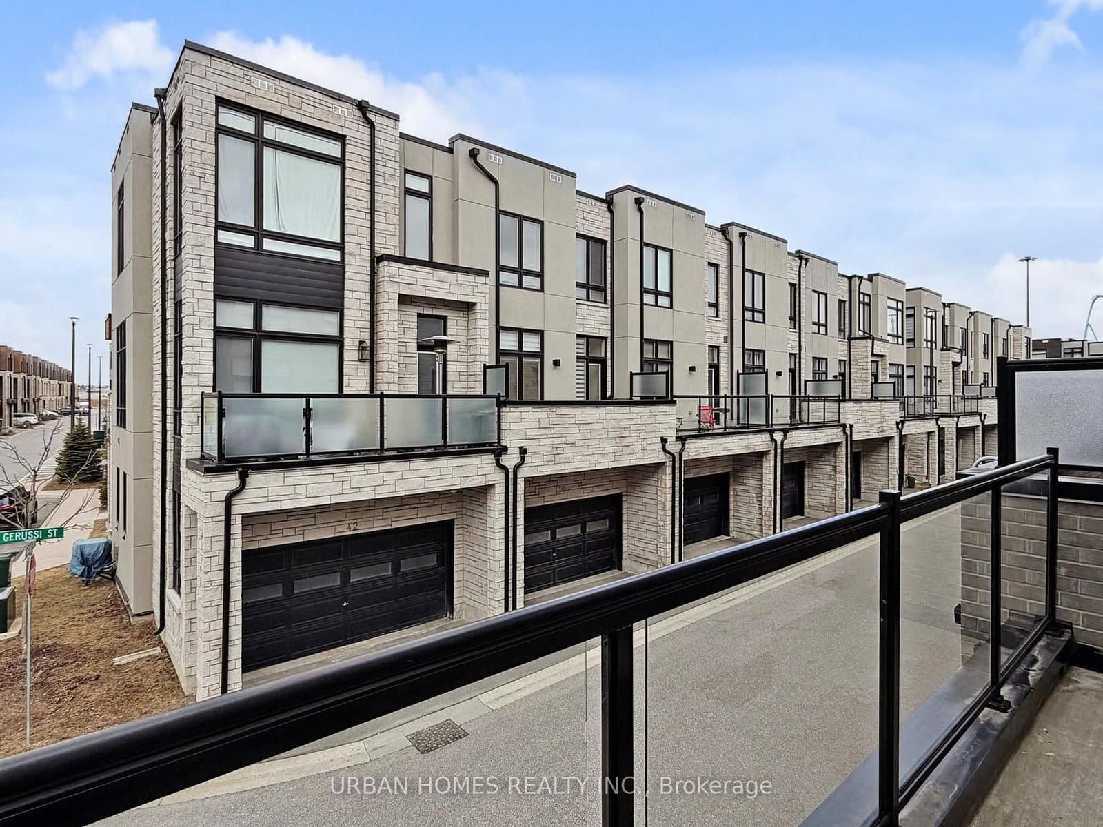 41 Gerussi Street thumbnail 36