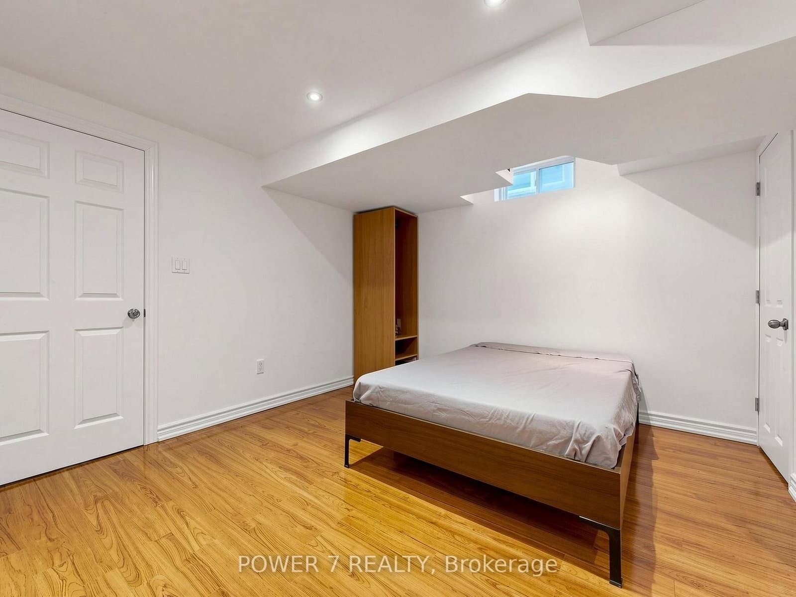 117 St Urbain Drive thumbnail 43