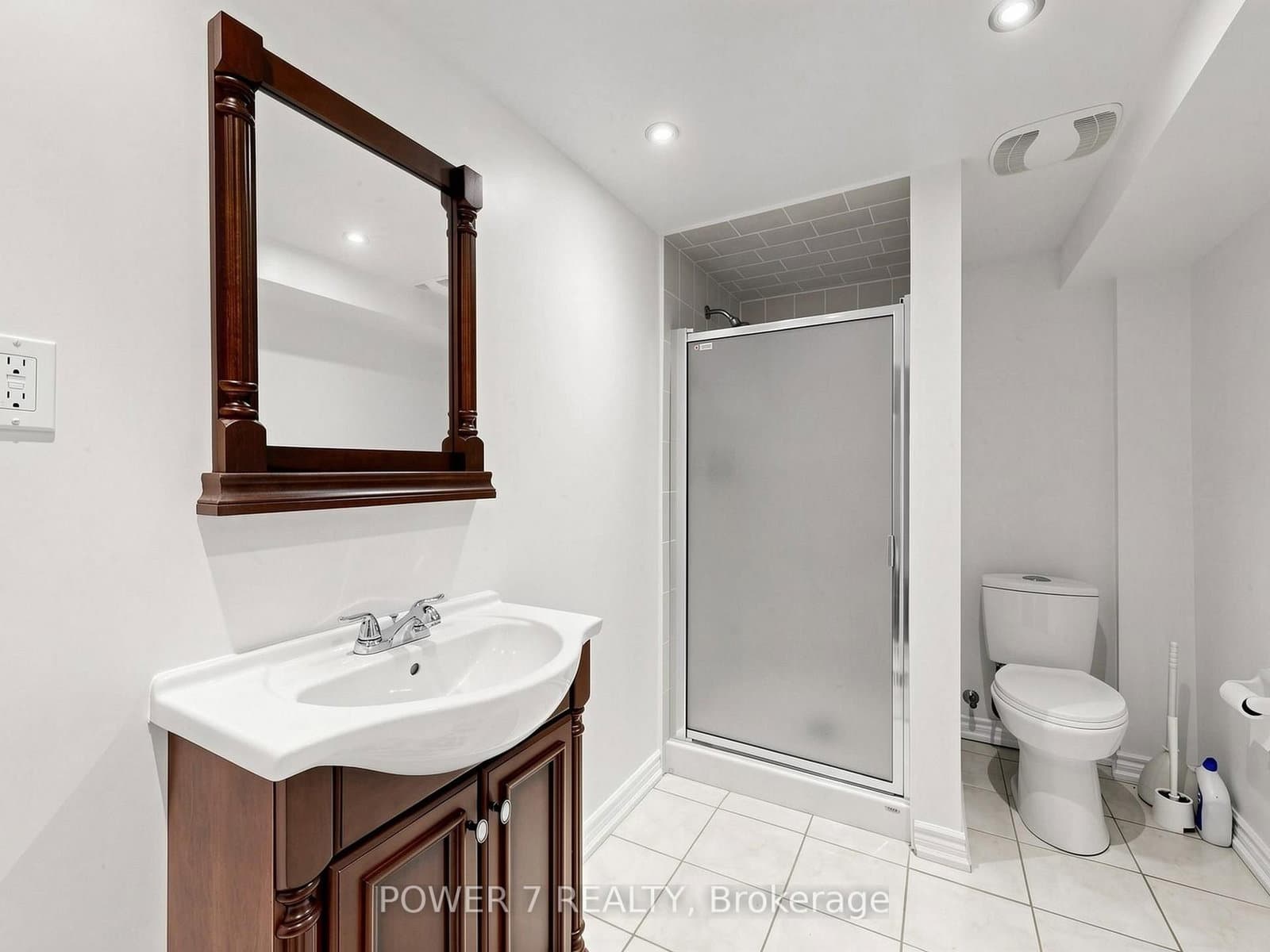 117 St Urbain Drive thumbnail 44