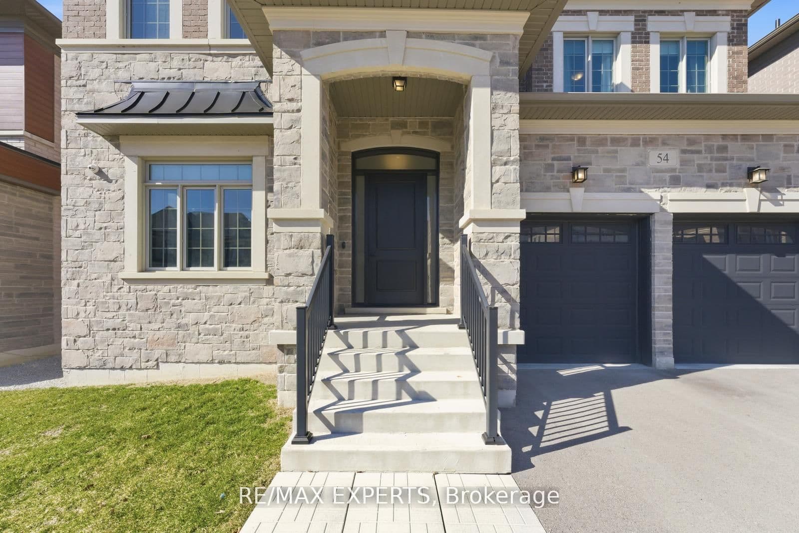 54 Winthrop Crescent thumbnail 2