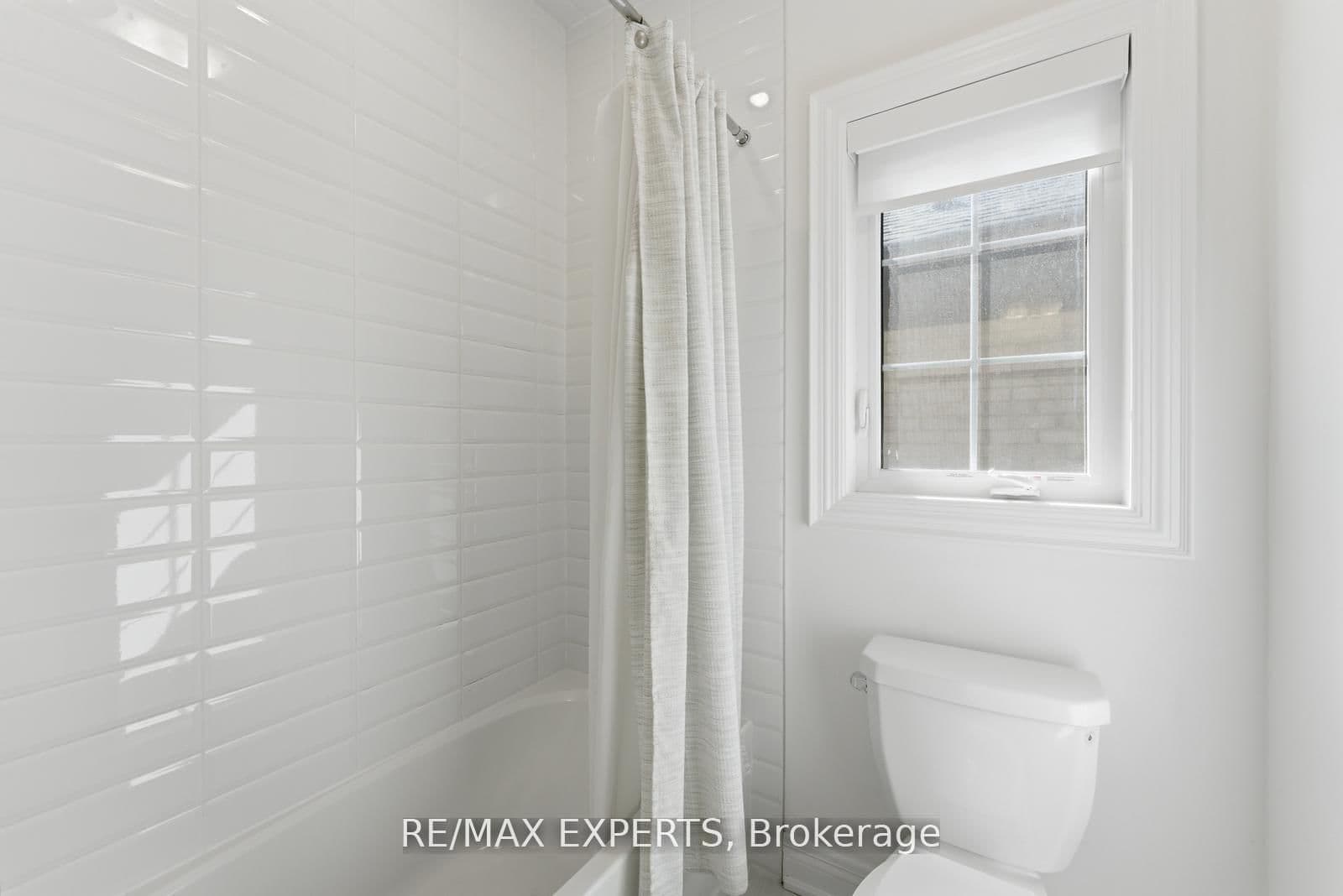54 Winthrop Crescent thumbnail 33