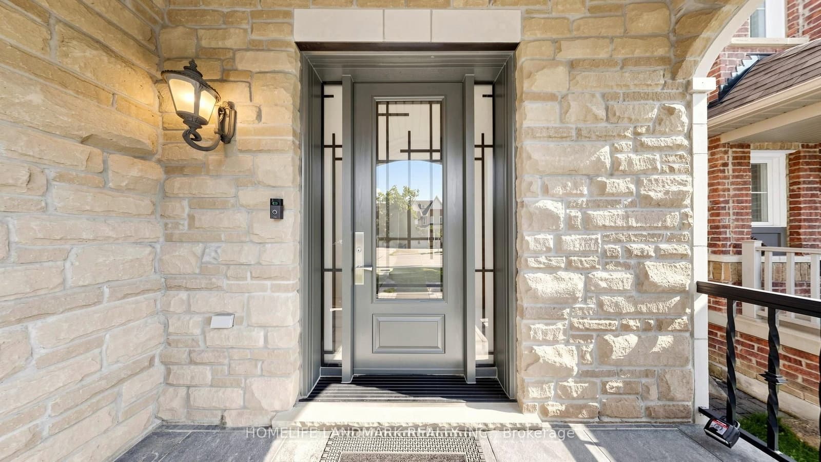 81 Prince Of Wales Drive thumbnail 3