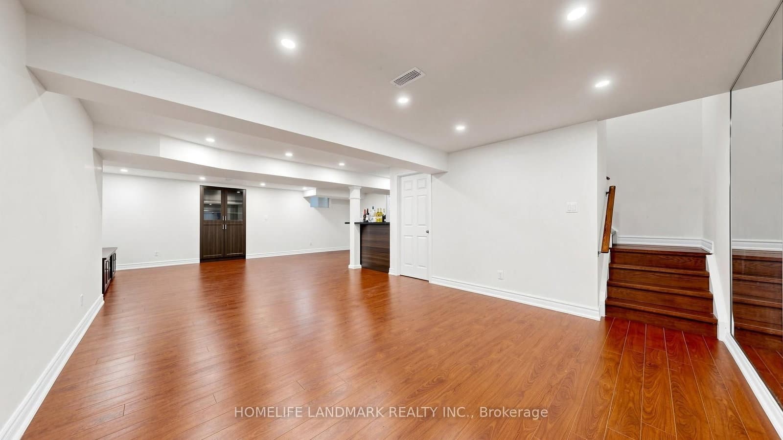 81 Prince Of Wales Drive thumbnail 40