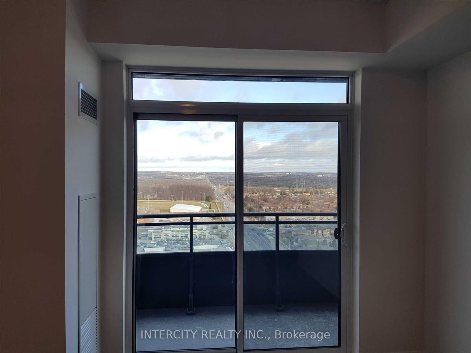 7890 Bathurst Street, Unit 2011 thumbnail 3