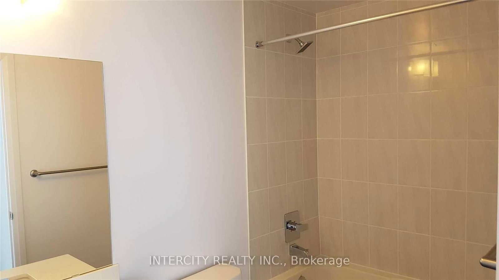 7890 Bathurst Street, Unit 2011 thumbnail 5