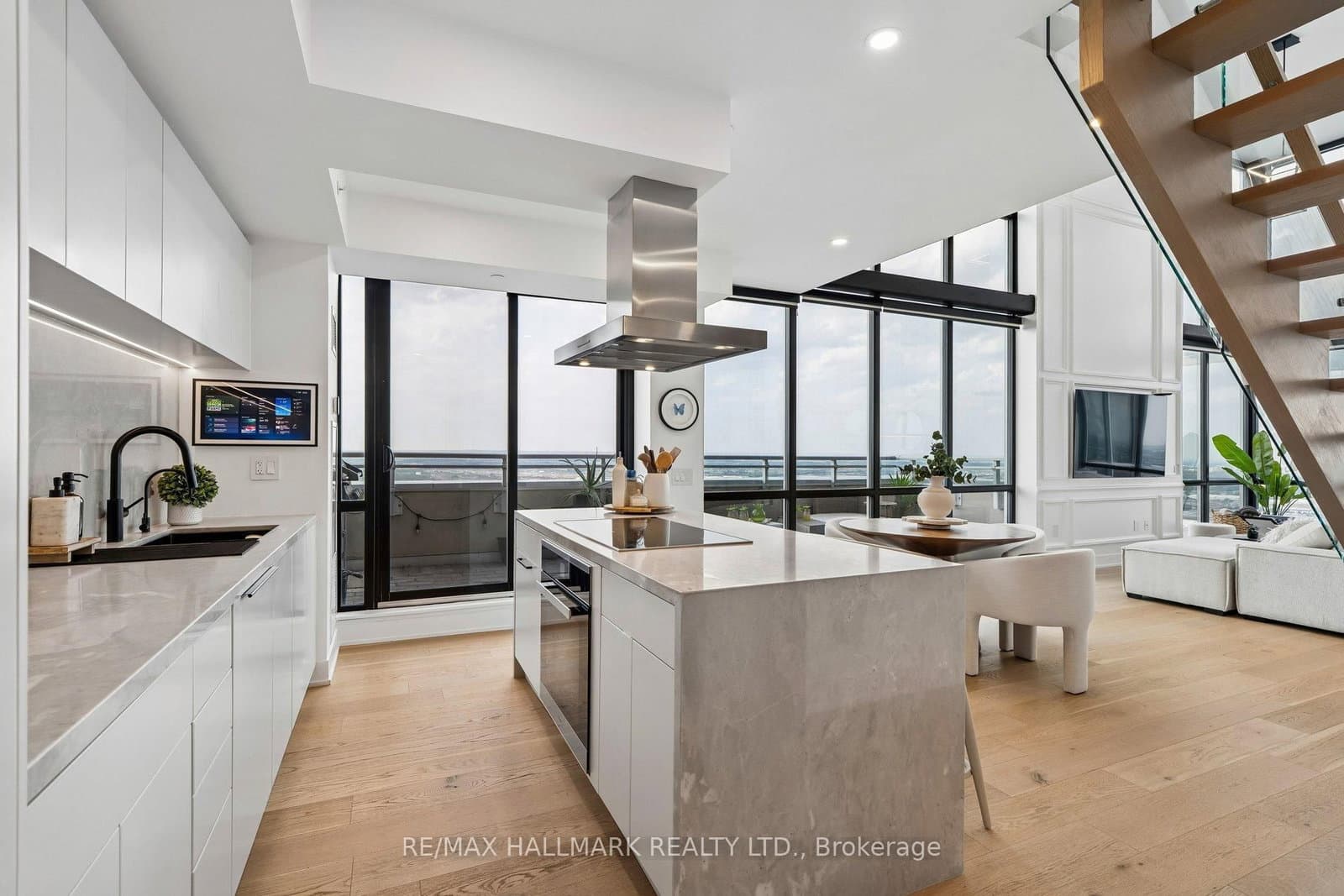 2908 Highway 7, Unit PH3806 thumbnail 18
