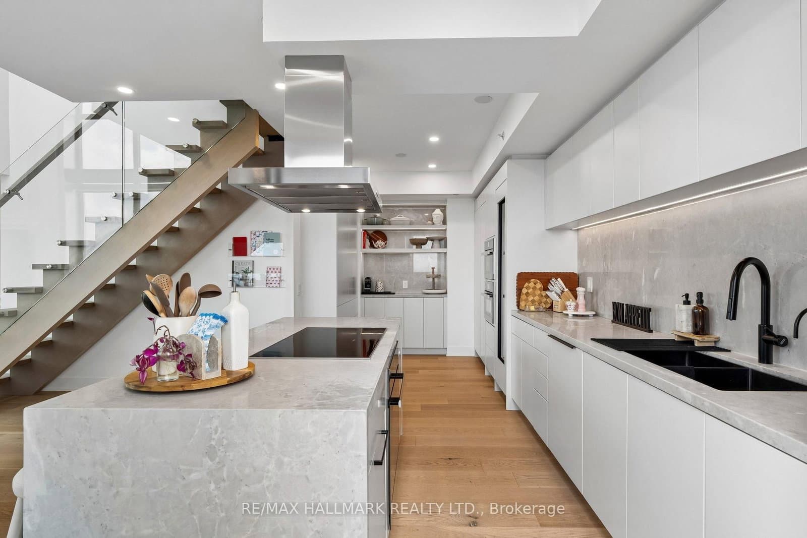 2908 Highway 7, Unit PH3806 thumbnail 20