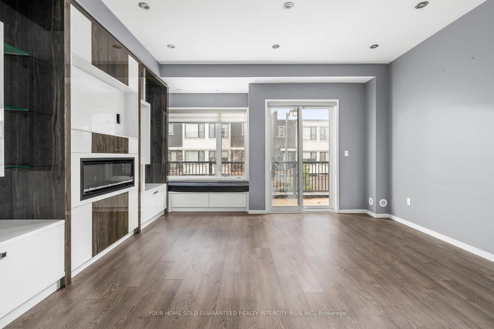 3910 Major Mackenzie Drive thumbnail 12