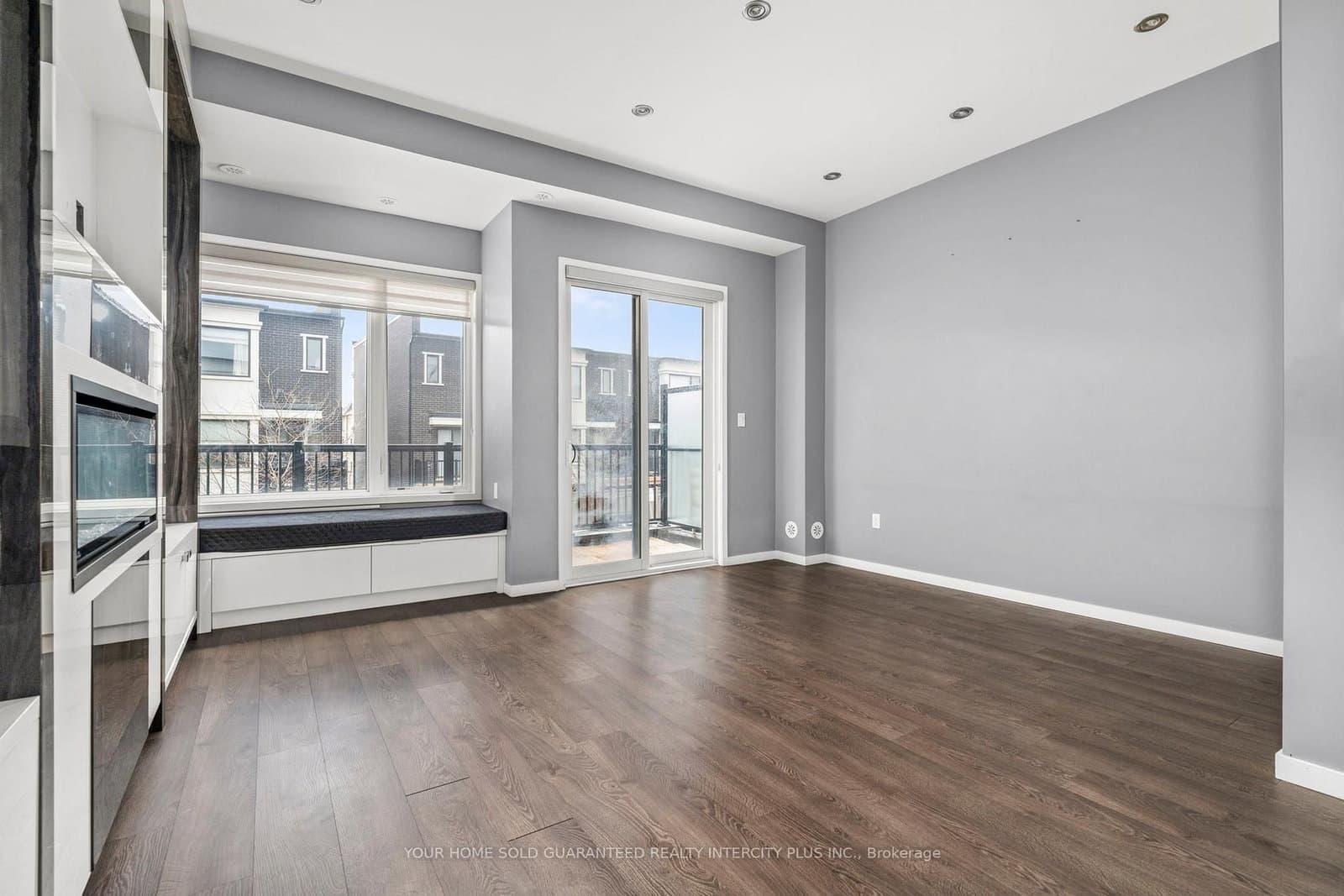 3910 Major Mackenzie Drive thumbnail 13