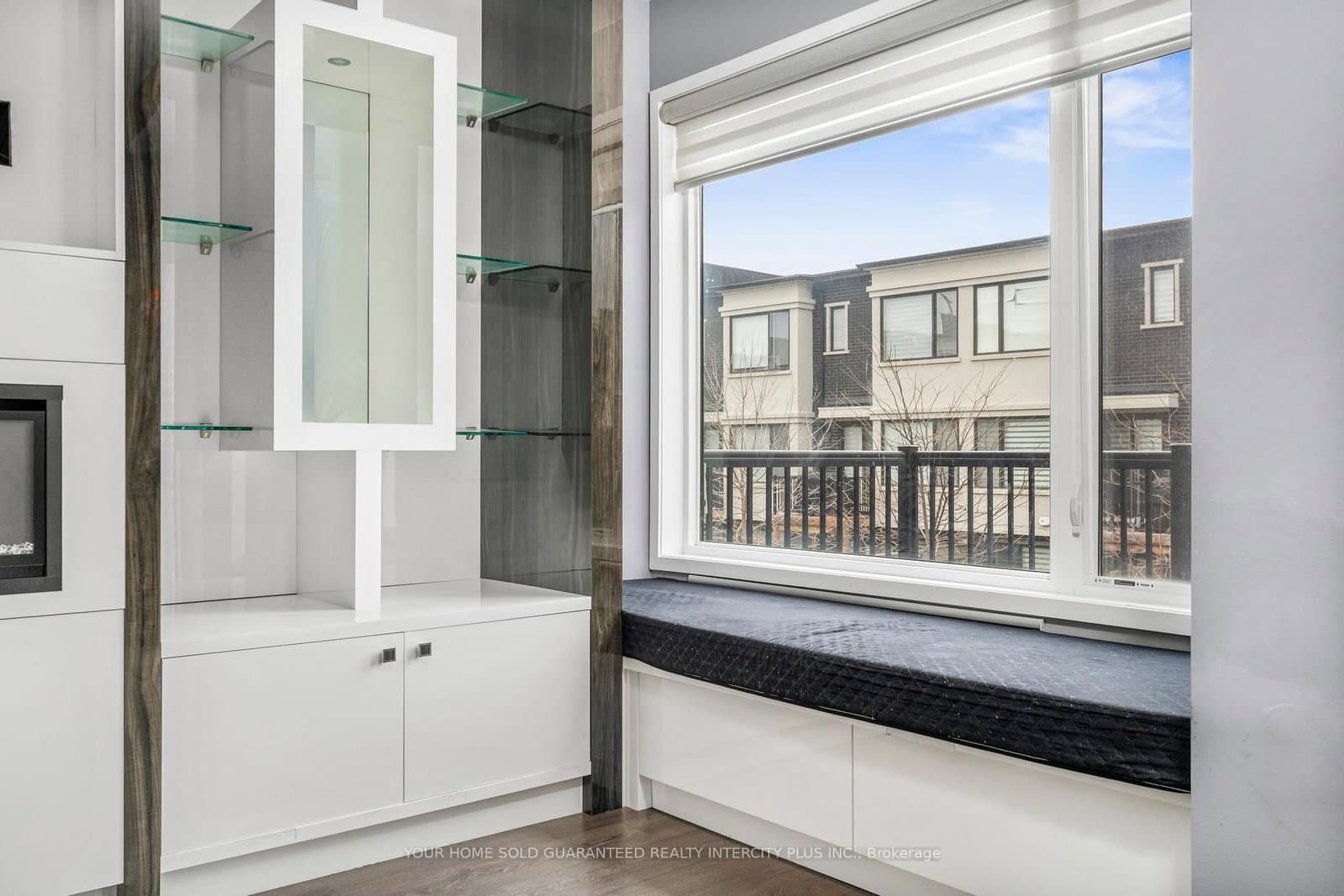 3910 Major Mackenzie Drive thumbnail 15