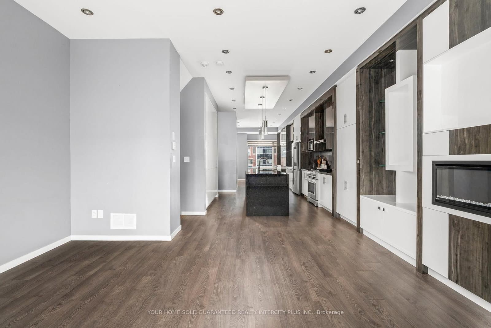 3910 Major Mackenzie Drive thumbnail 17