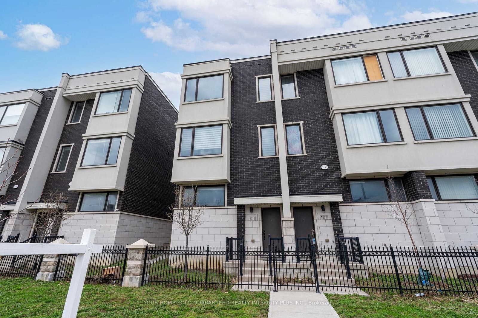 3910 Major Mackenzie Drive thumbnail 2