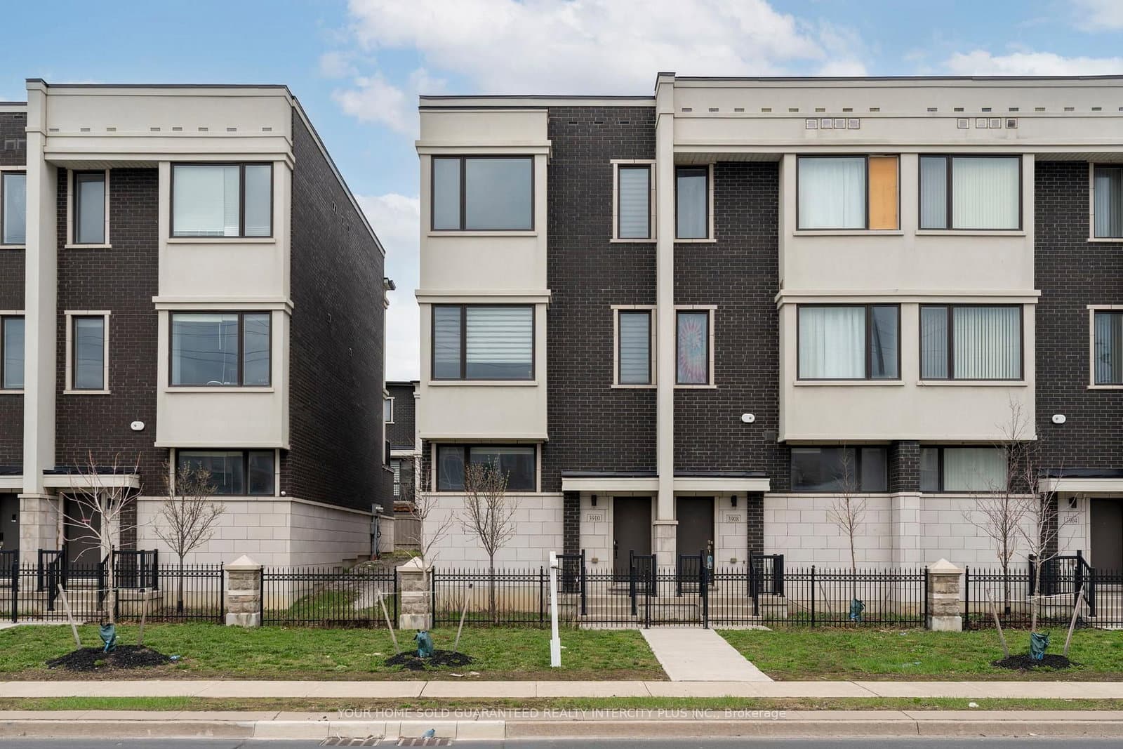3910 Major Mackenzie Drive thumbnail 3