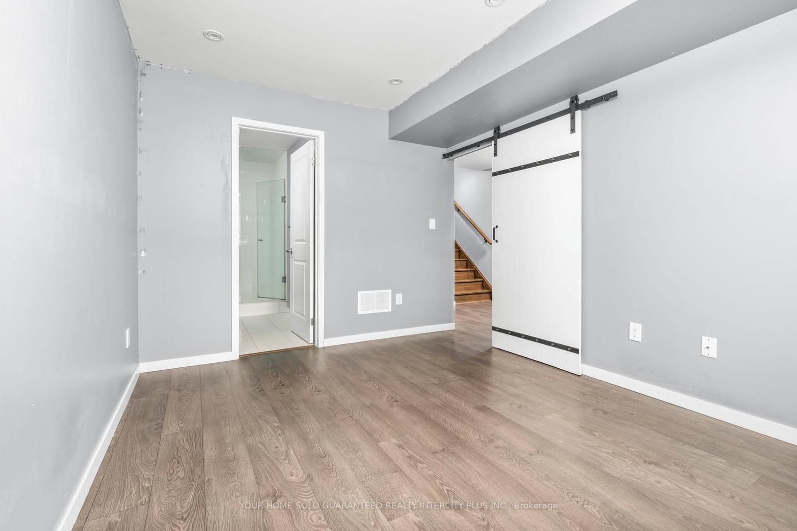 3910 Major Mackenzie Drive thumbnail 7