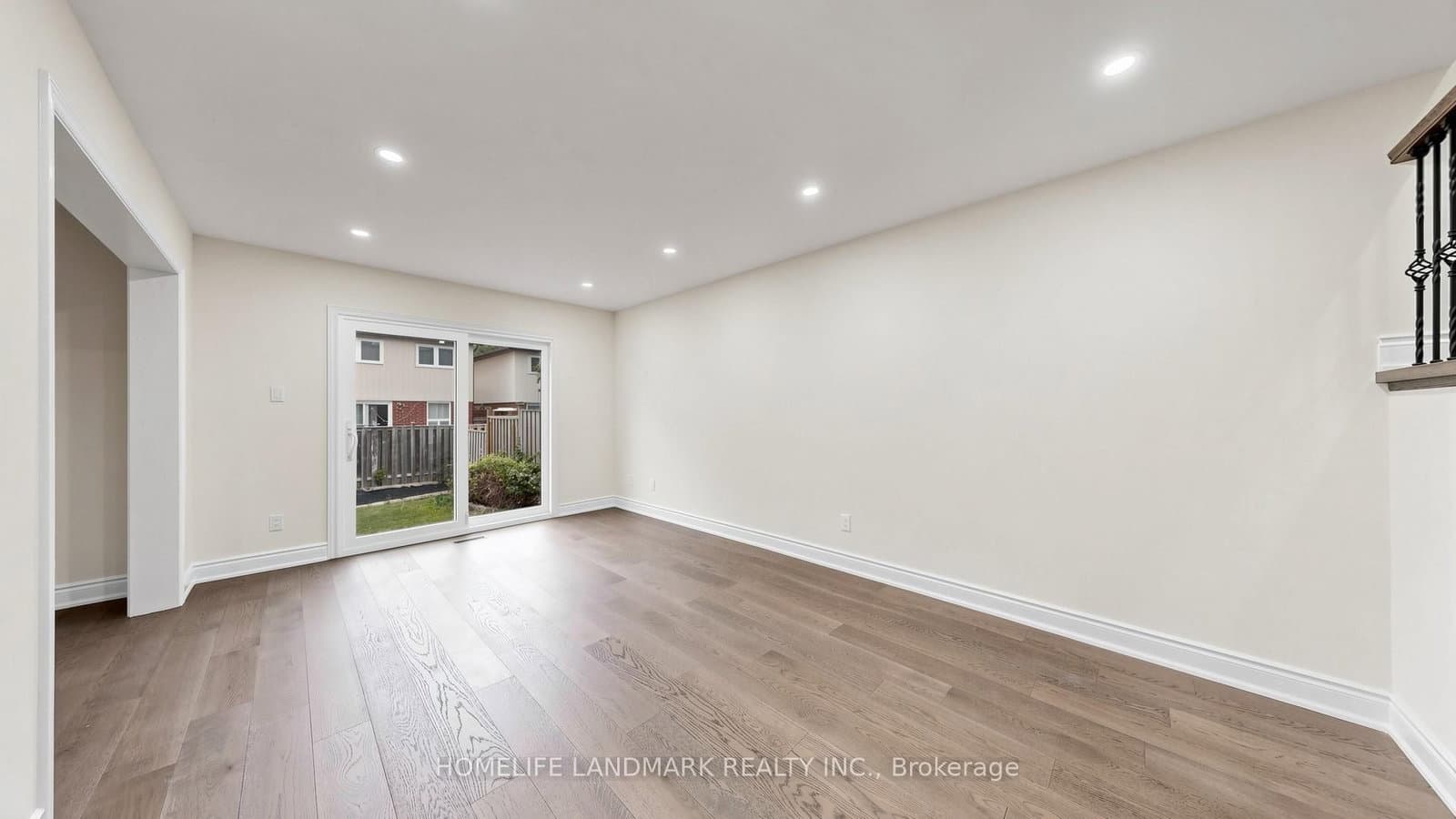 31 Fullerton Crescent thumbnail 4