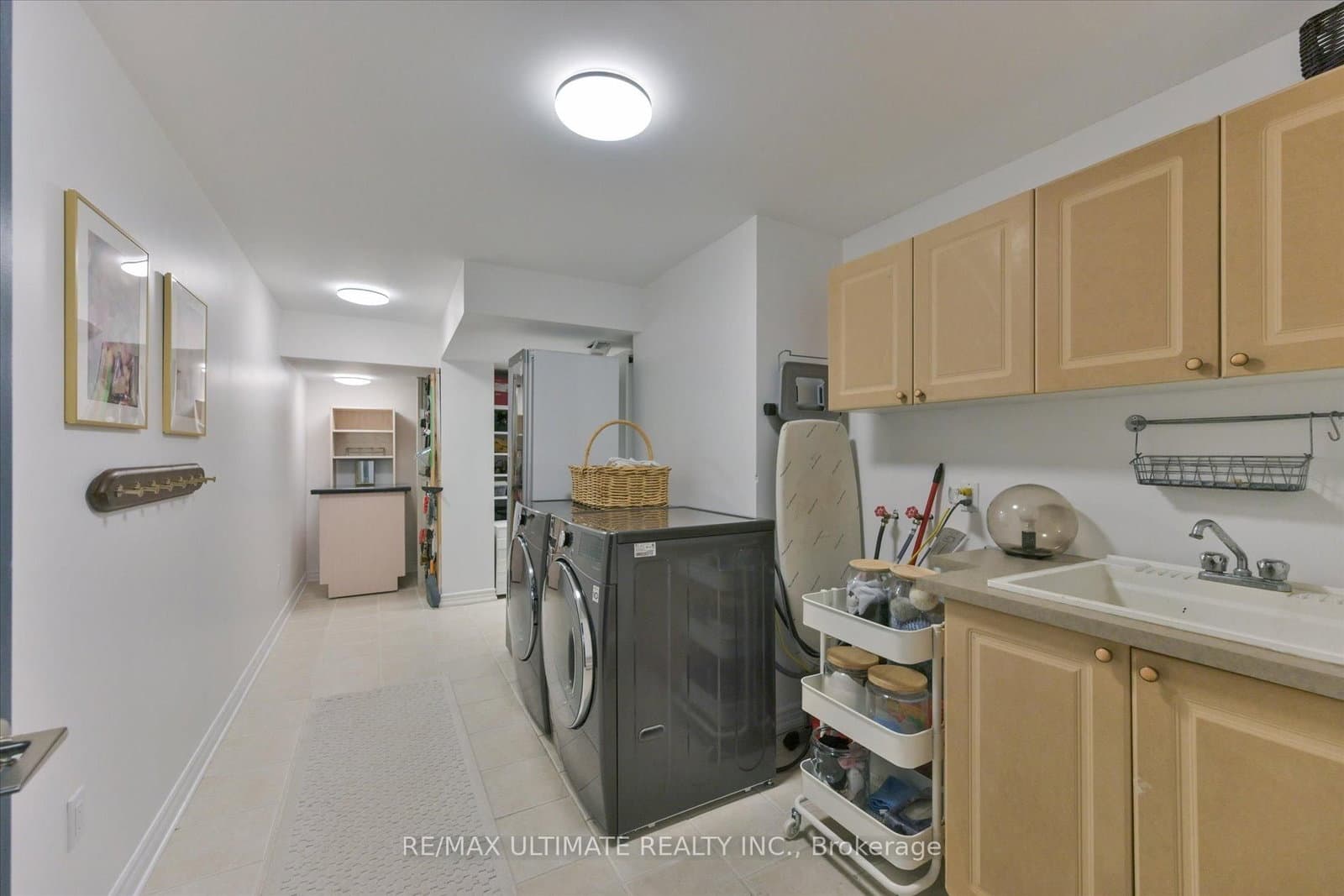 123 Village Green Drive thumbnail 47