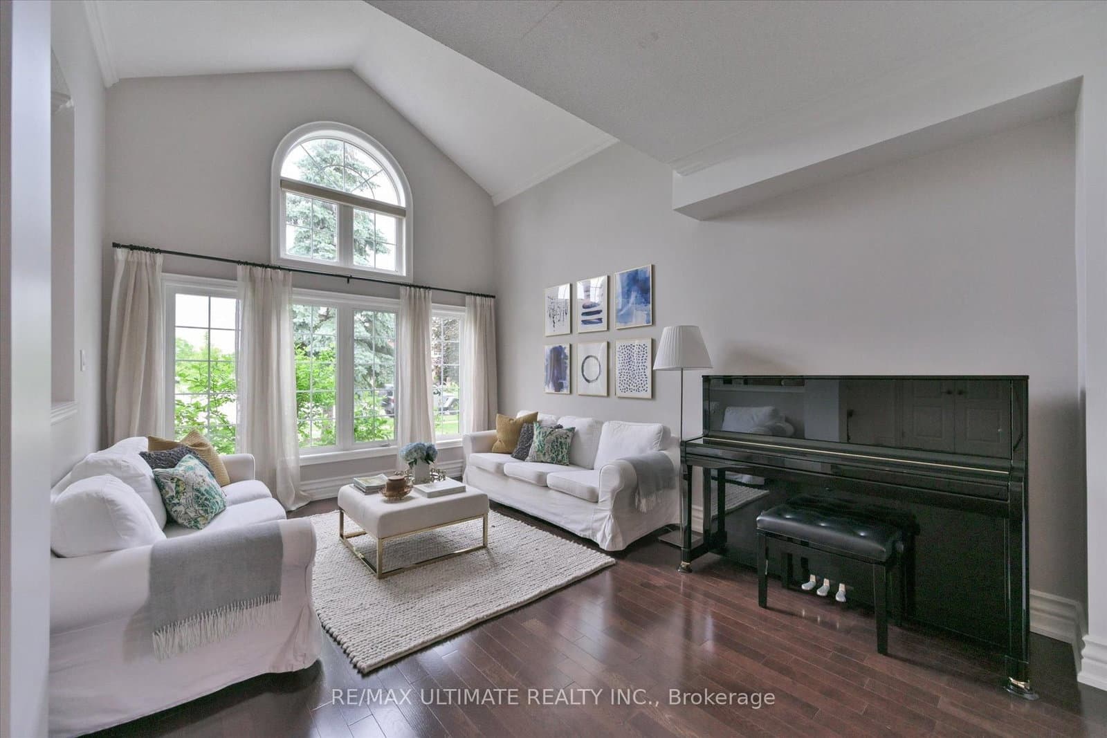 123 Village Green Drive thumbnail 5