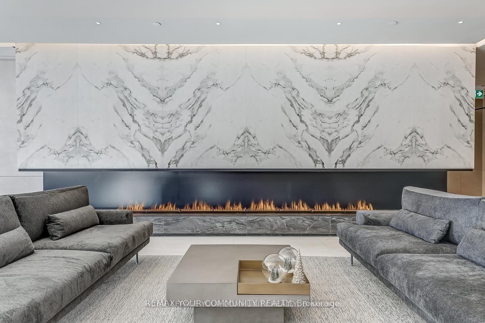 30 Upper Mall Way, Unit 3006 thumbnail 3