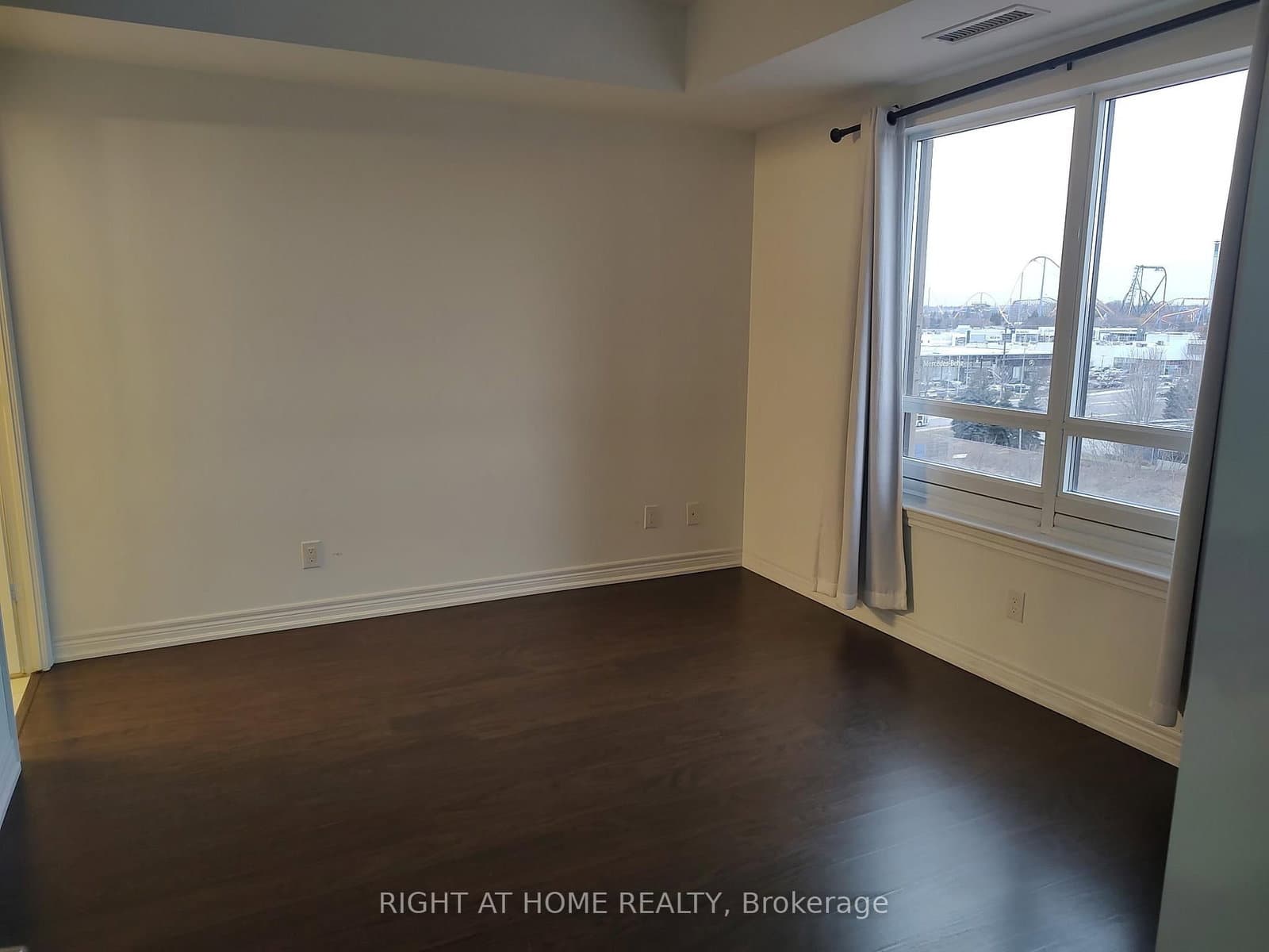 9245 Jane Street, Unit 701 thumbnail 8