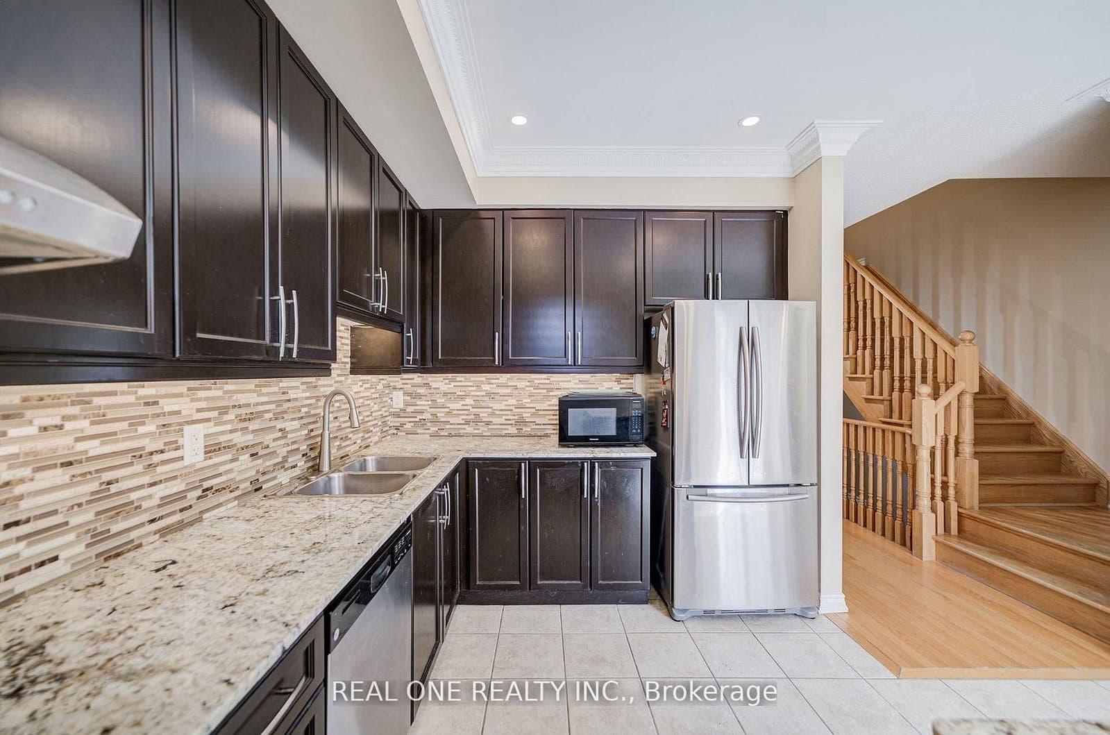 9 Ruskov Lane, Unit Upper thumbnail 12