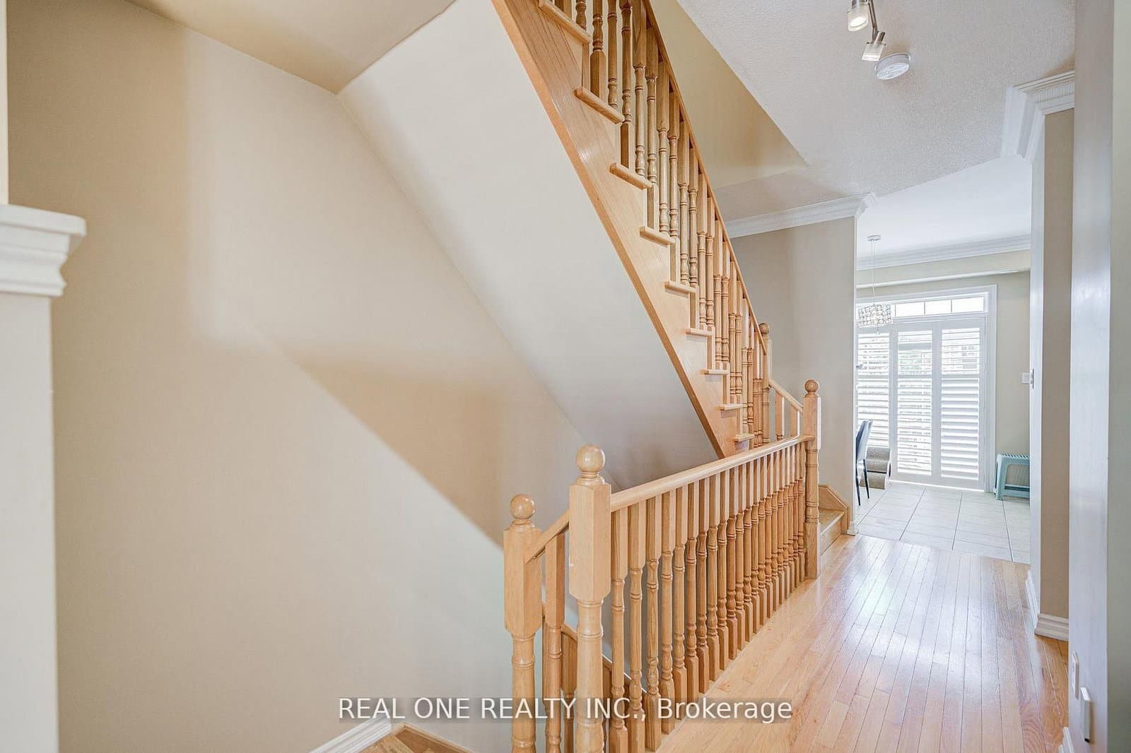 9 Ruskov Lane, Unit Upper thumbnail 16