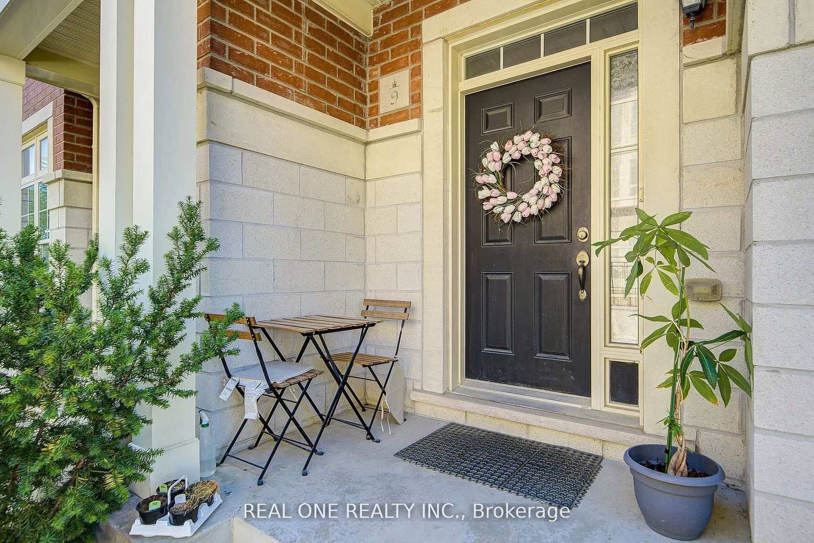 9 Ruskov Lane, Unit Upper thumbnail 2