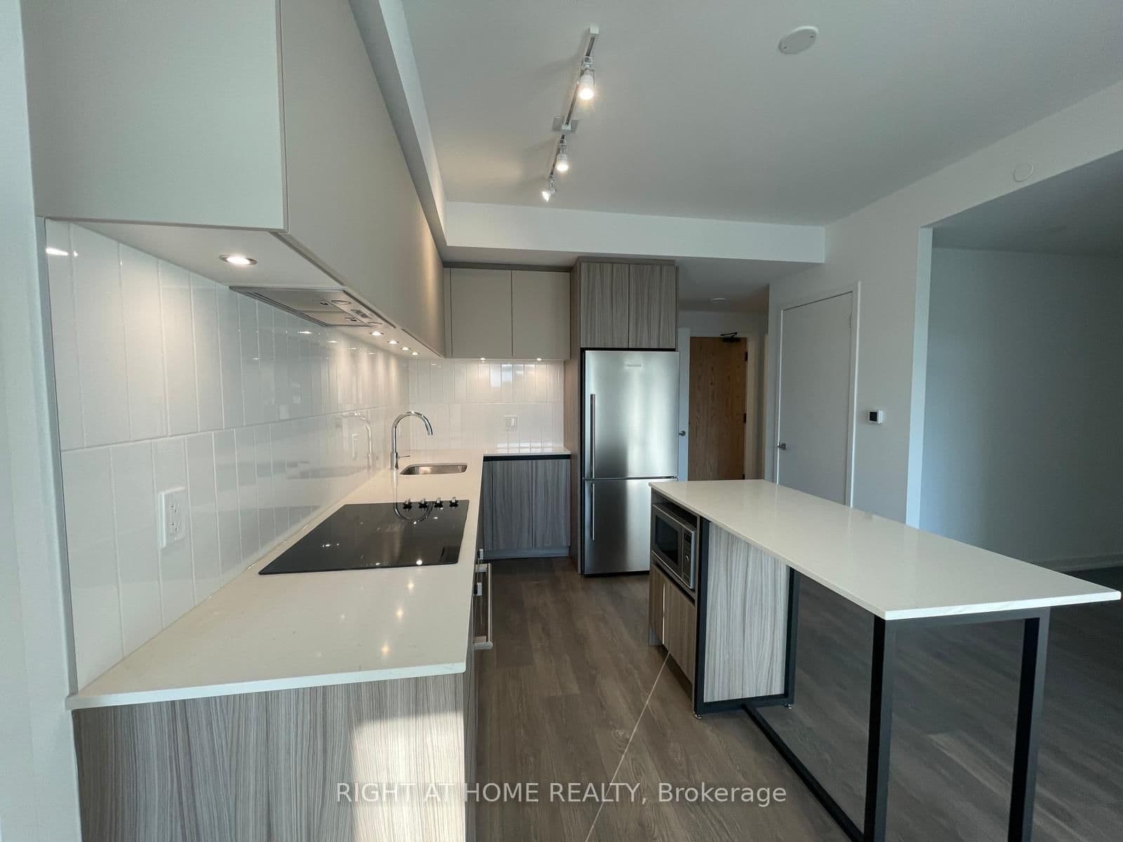 8 Beverley Glen Boulevard, Unit D-331 thumbnail 16