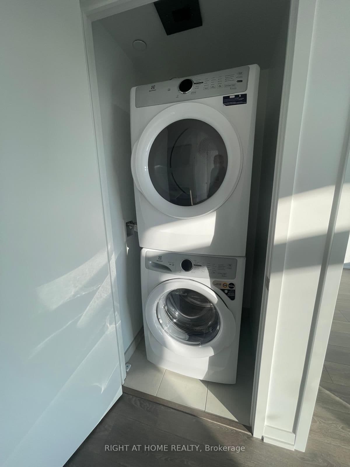 8 Beverley Glen Boulevard, Unit D-331 thumbnail 20