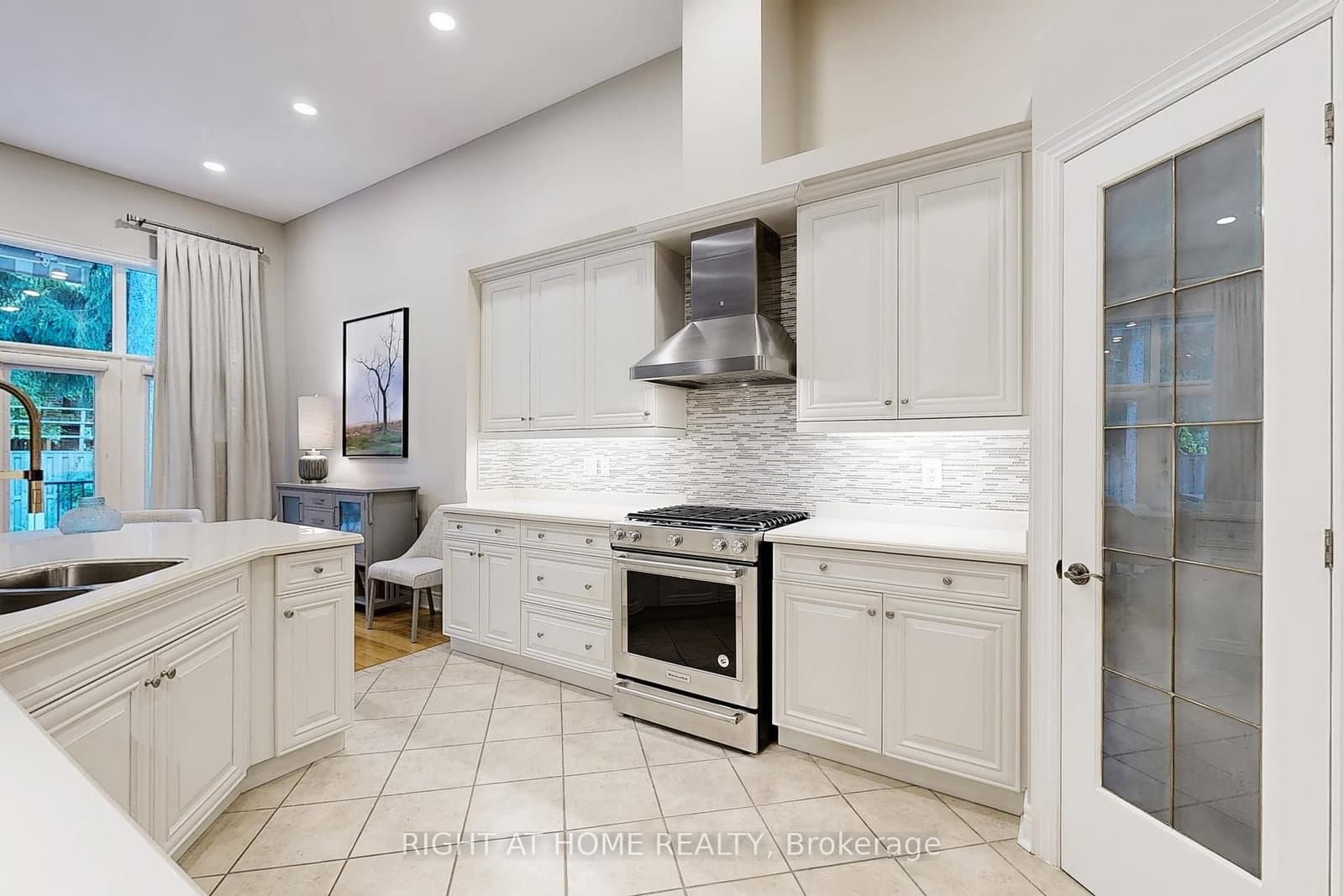 9 Arlington Way thumbnail 9