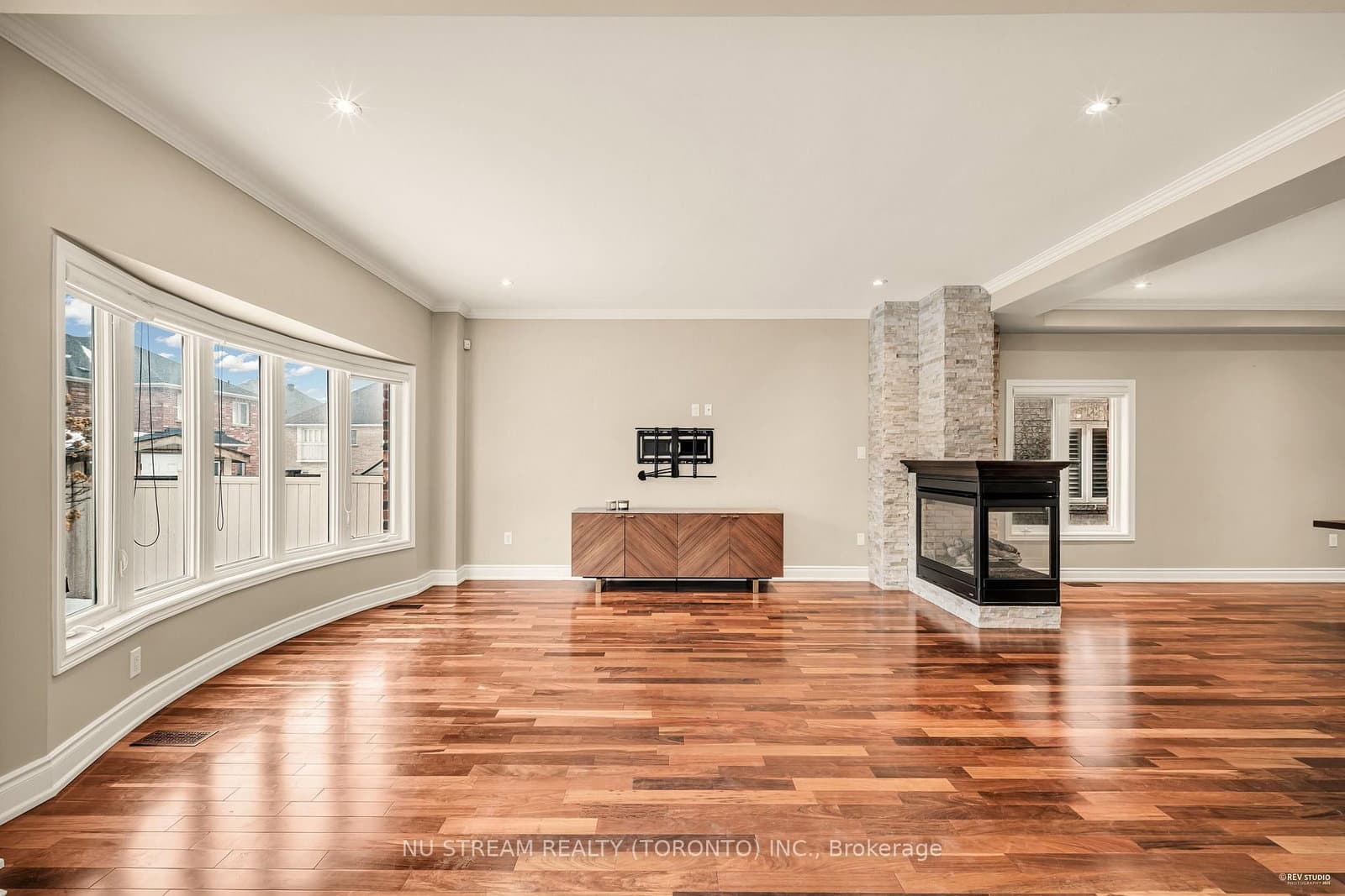 111 LEALINDS Road thumbnail 5